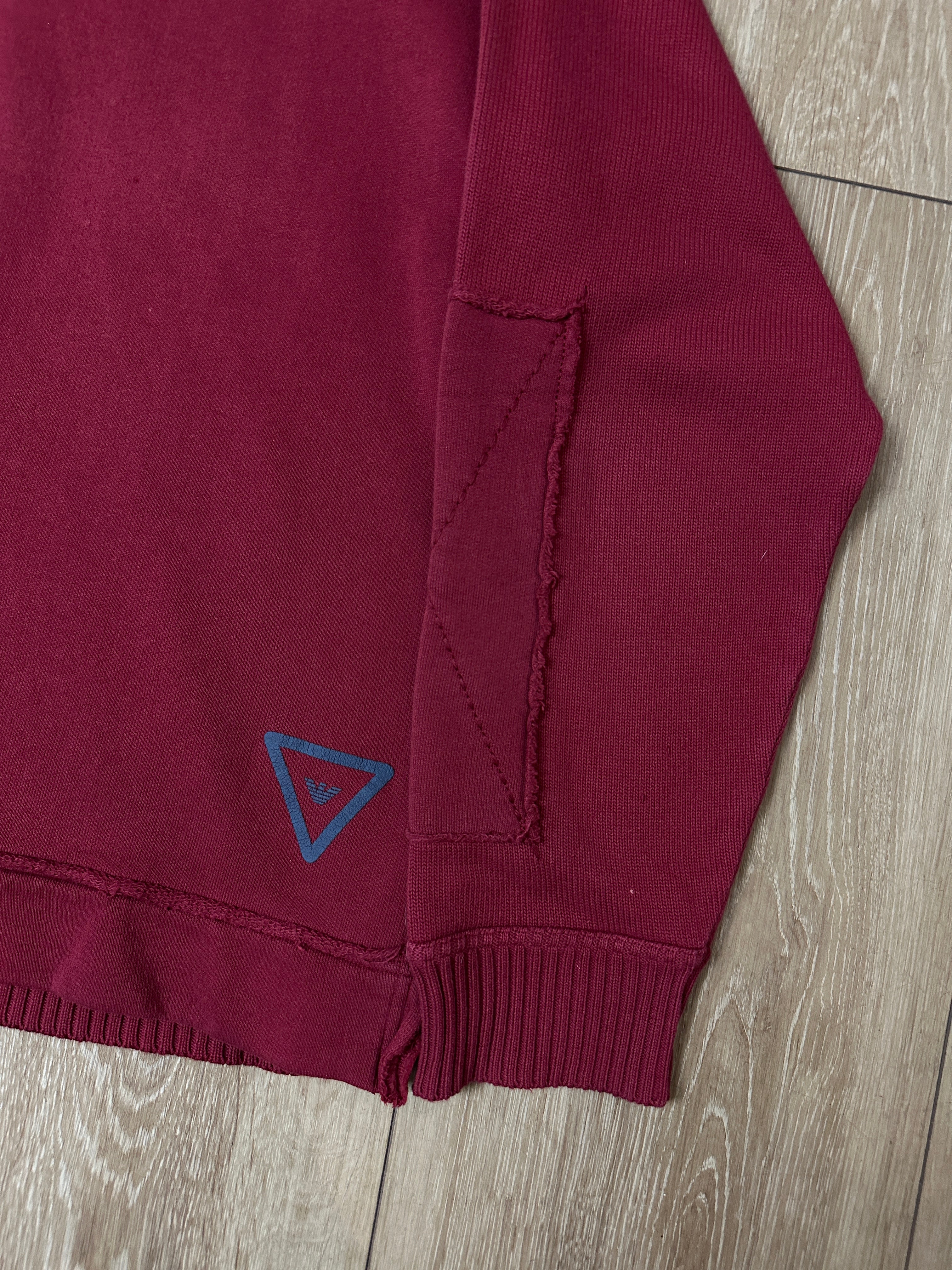 Detailbild Vintage Red Armani Quarter Zip Sweater von vorne 