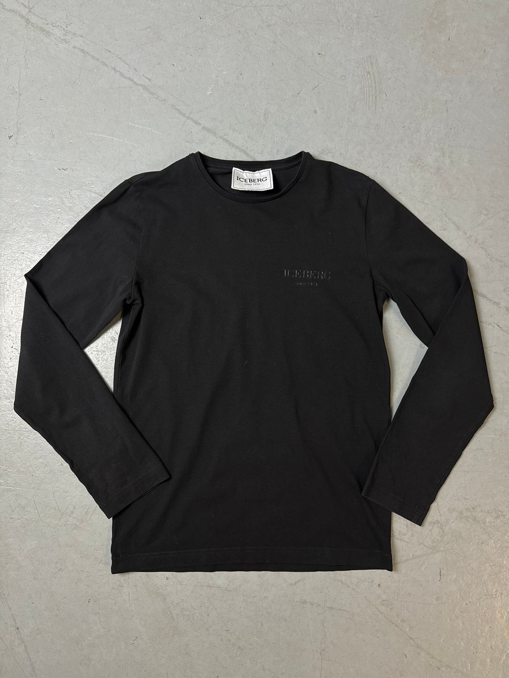 Produktbild von Vintage Iceberg Black Longsleeve von vorne