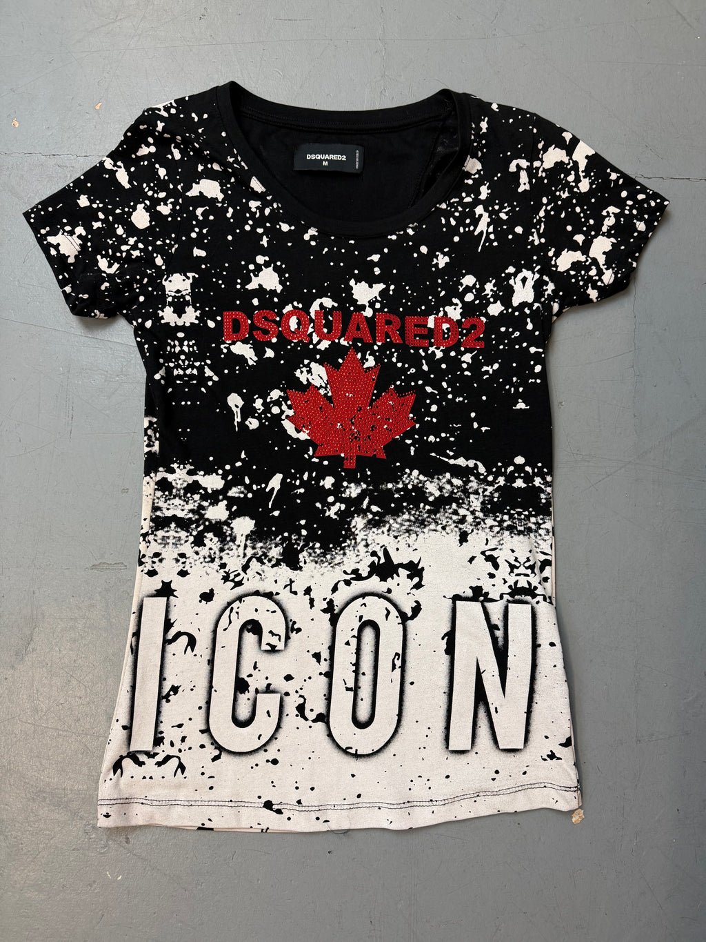 Vintage Dsquared2 Icon T-Shirt für Damen. Y2K Second Hand 2000s Fashion.