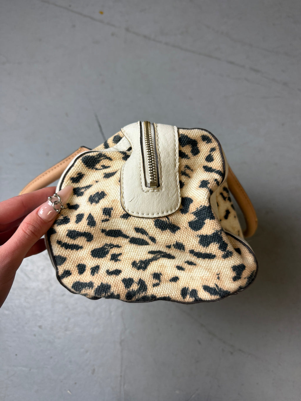 Vintage CNTY BAGS Guess Beige Leo Print Handbag with Extra Charms