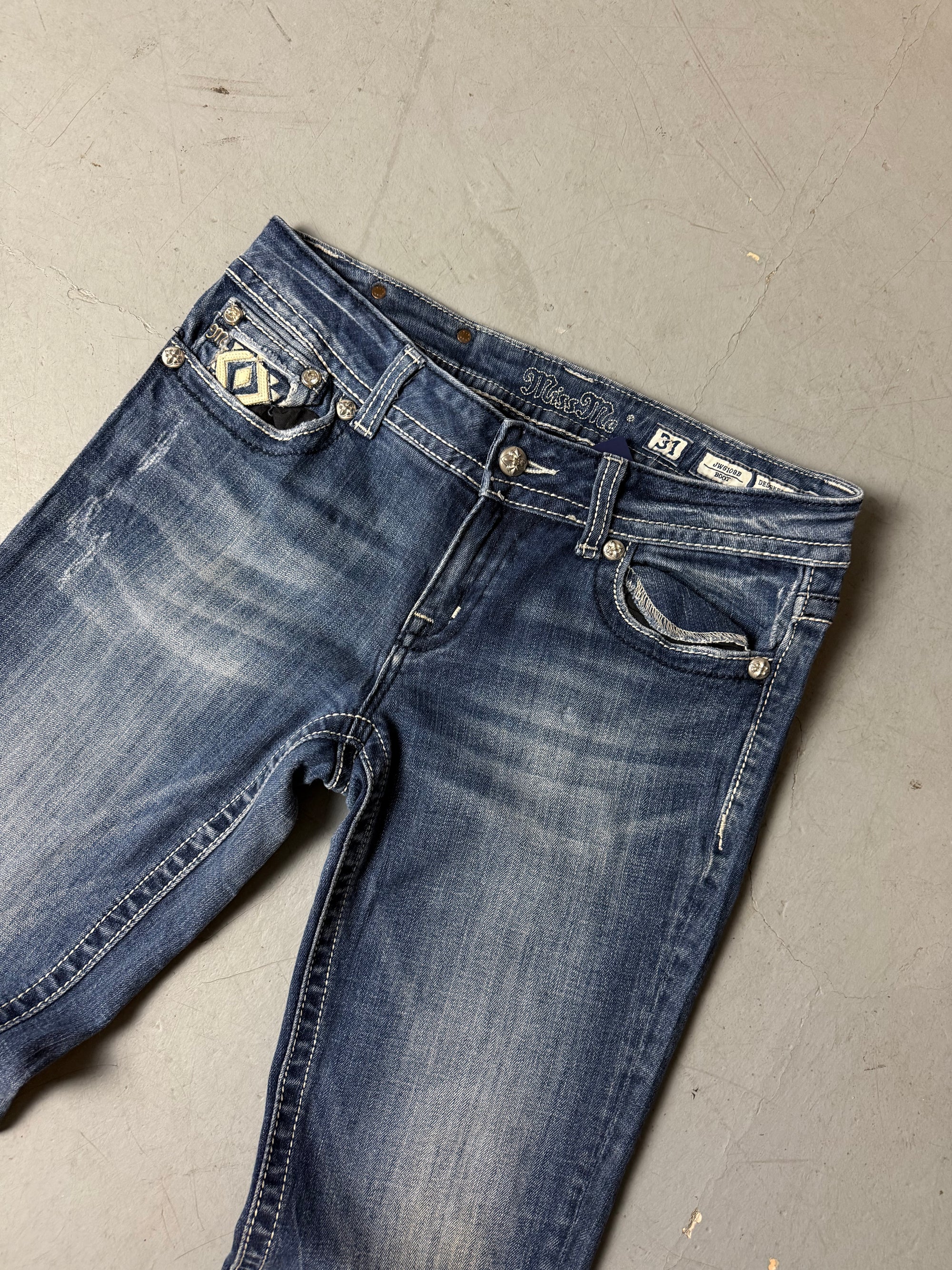Detailliertes Produktbild von Vintage Miss Me Bootcut Denim L von vorne