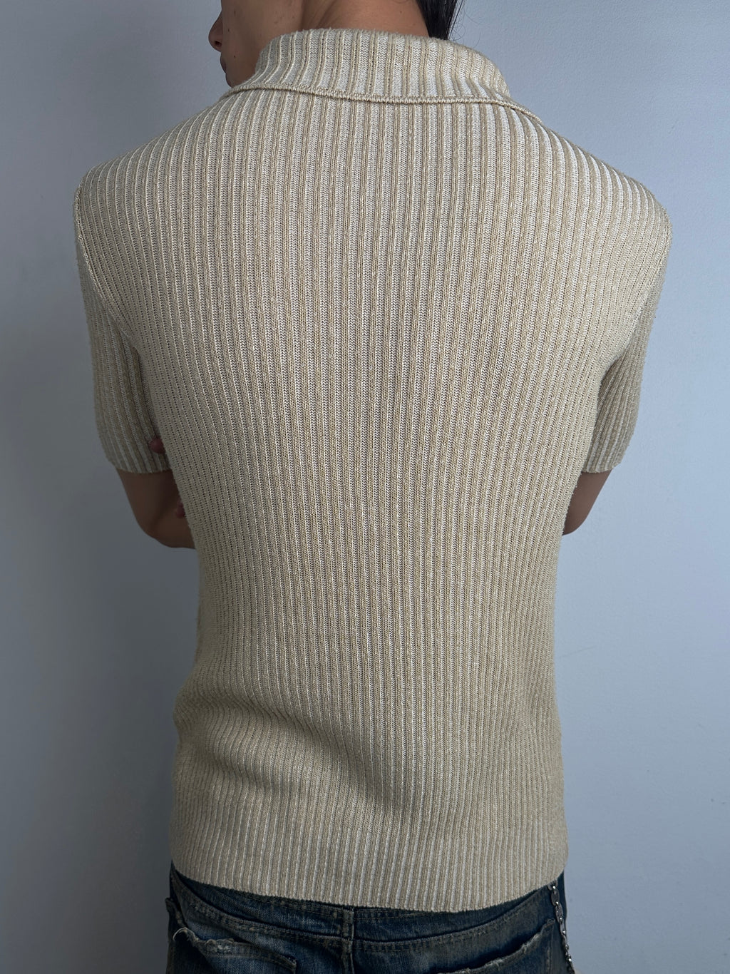 Tragebild von Vintage Beige Prada Knit Tee von hinten