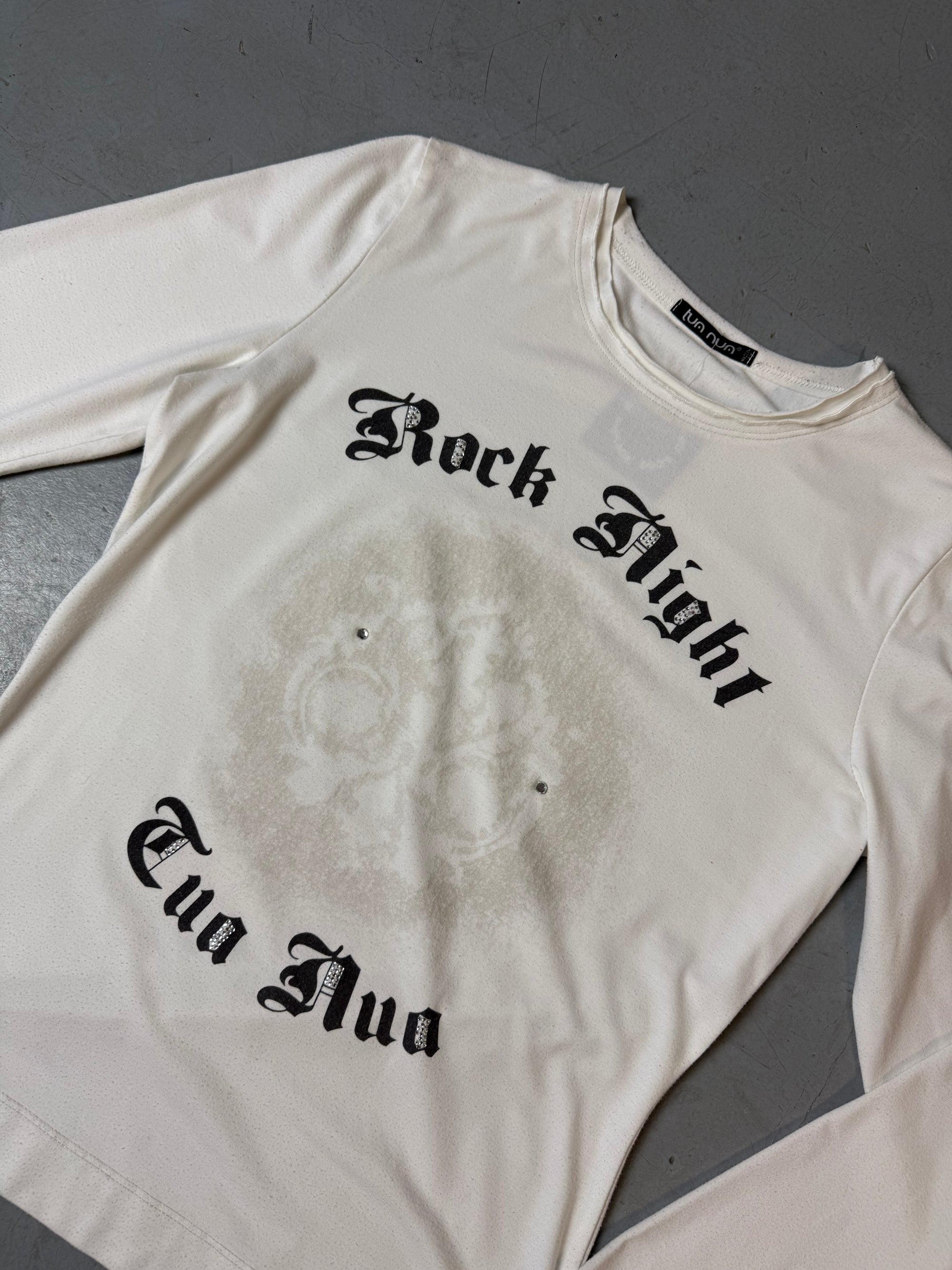 Detailbild von Vintage White Printed Longsleeve von vorne