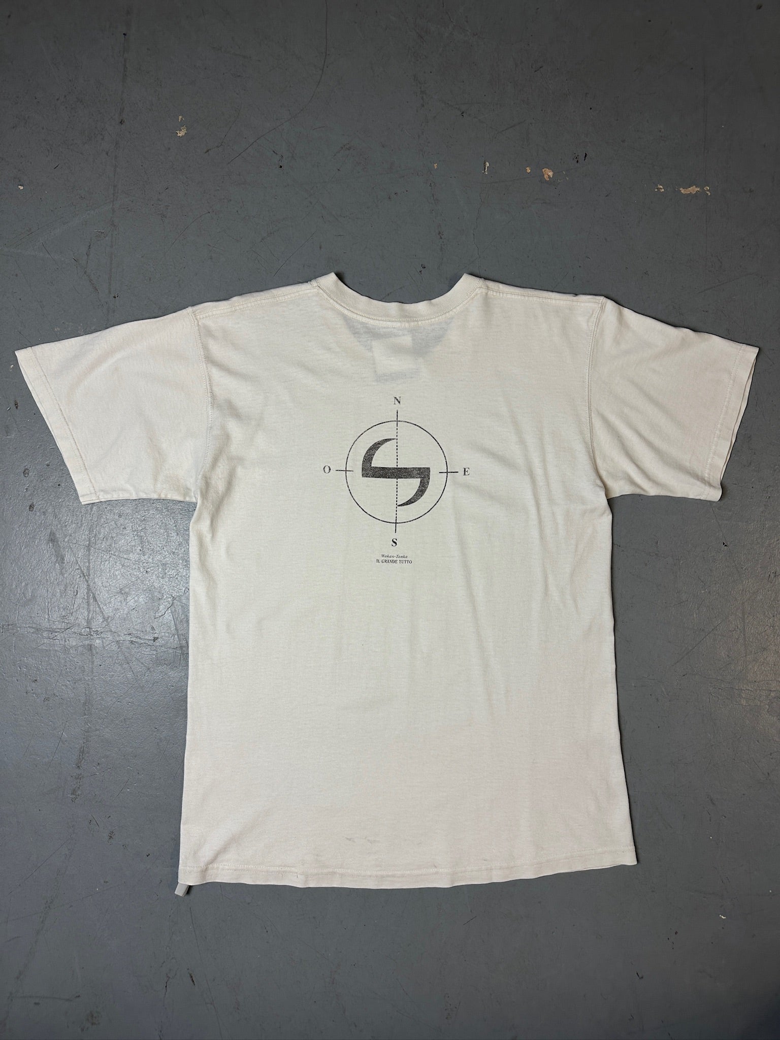 Produktbild von Vintage White Latin Printed T-Shirt von hinten 