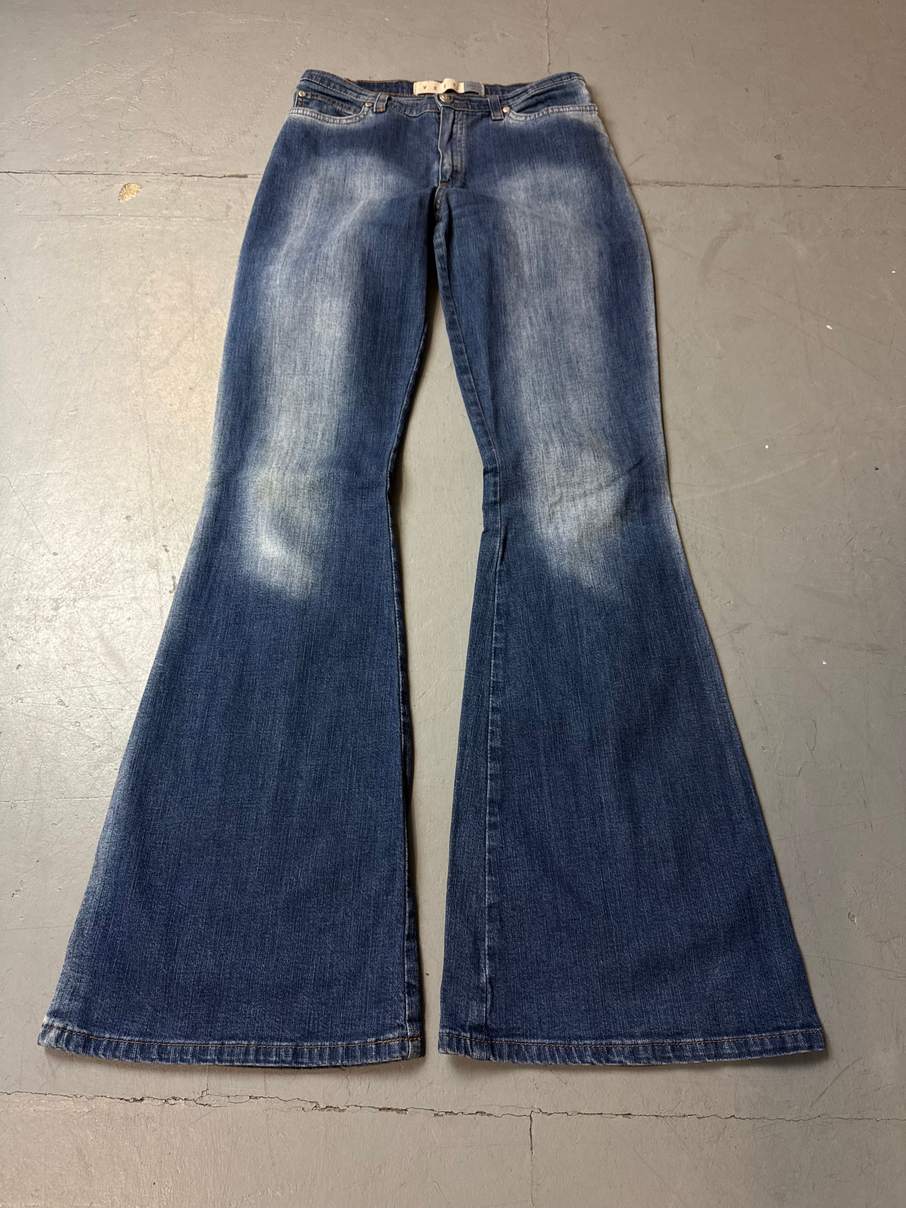 Vintage Onyx Flared Low Waist Jeans für Damen. Y2K Second Hand 2000s Fashion