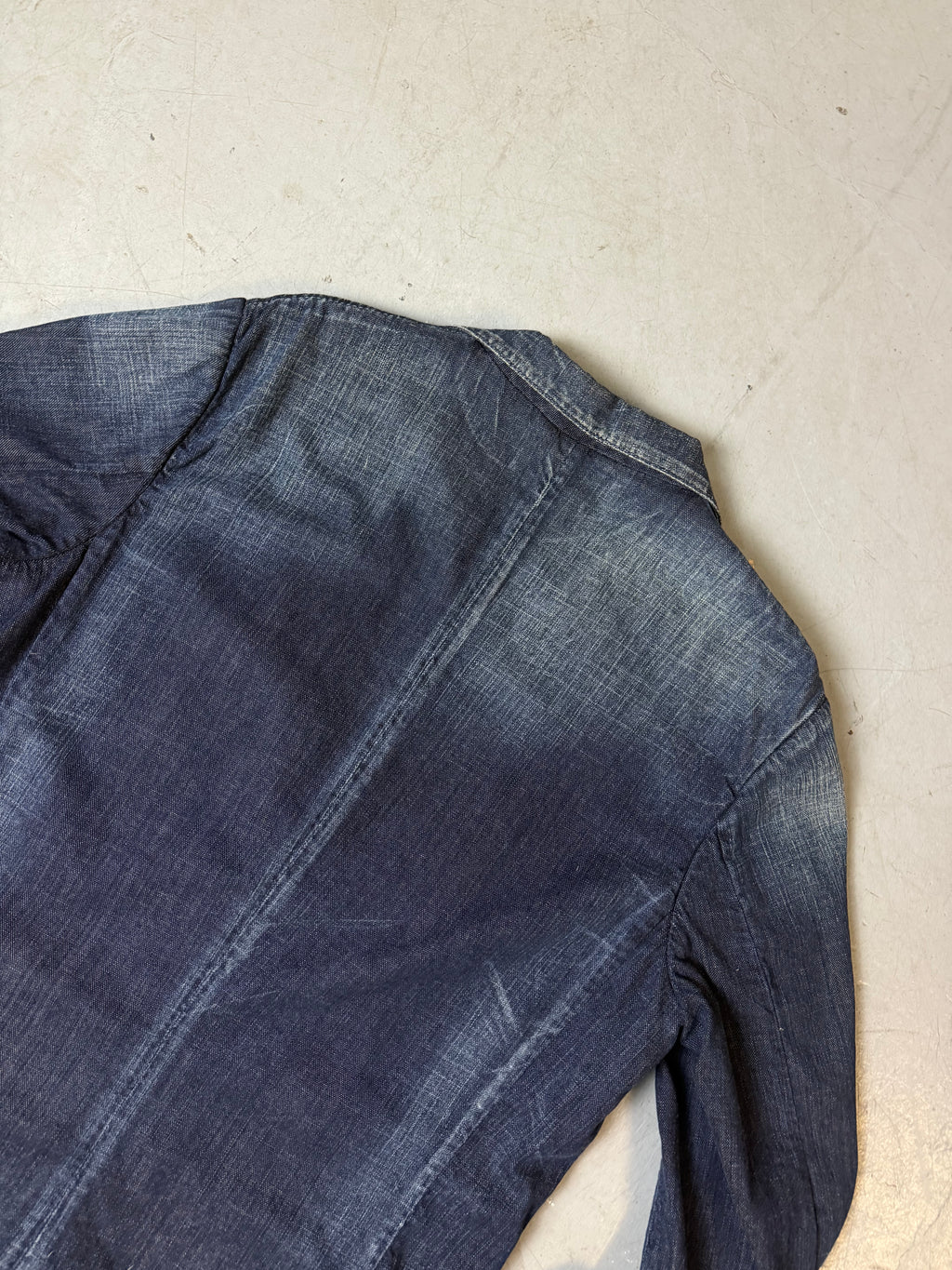 Detailbild von Vintage Diesel Dark Denim Coat von Hinten