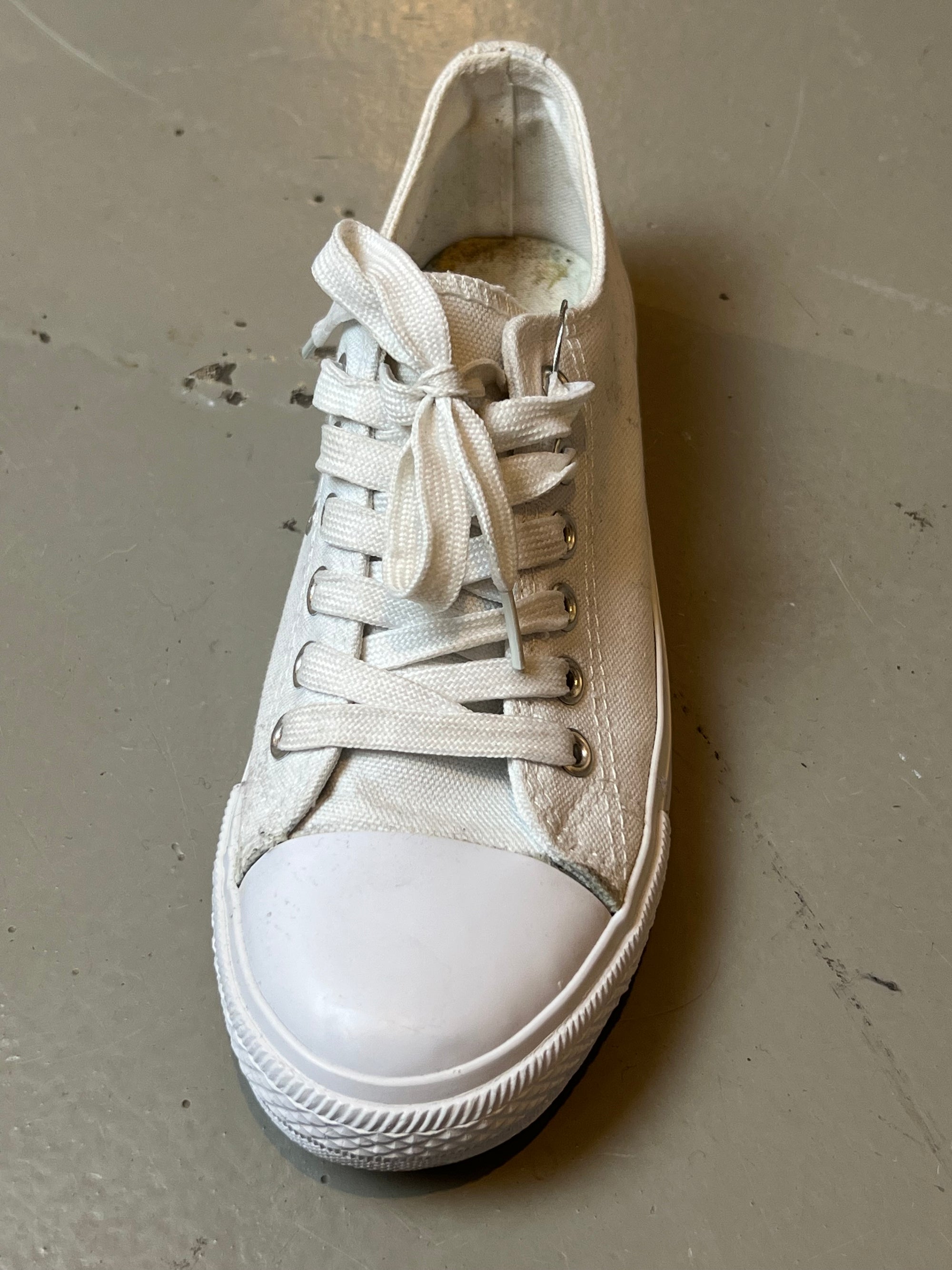 Vintage White Sport Sneaker 38