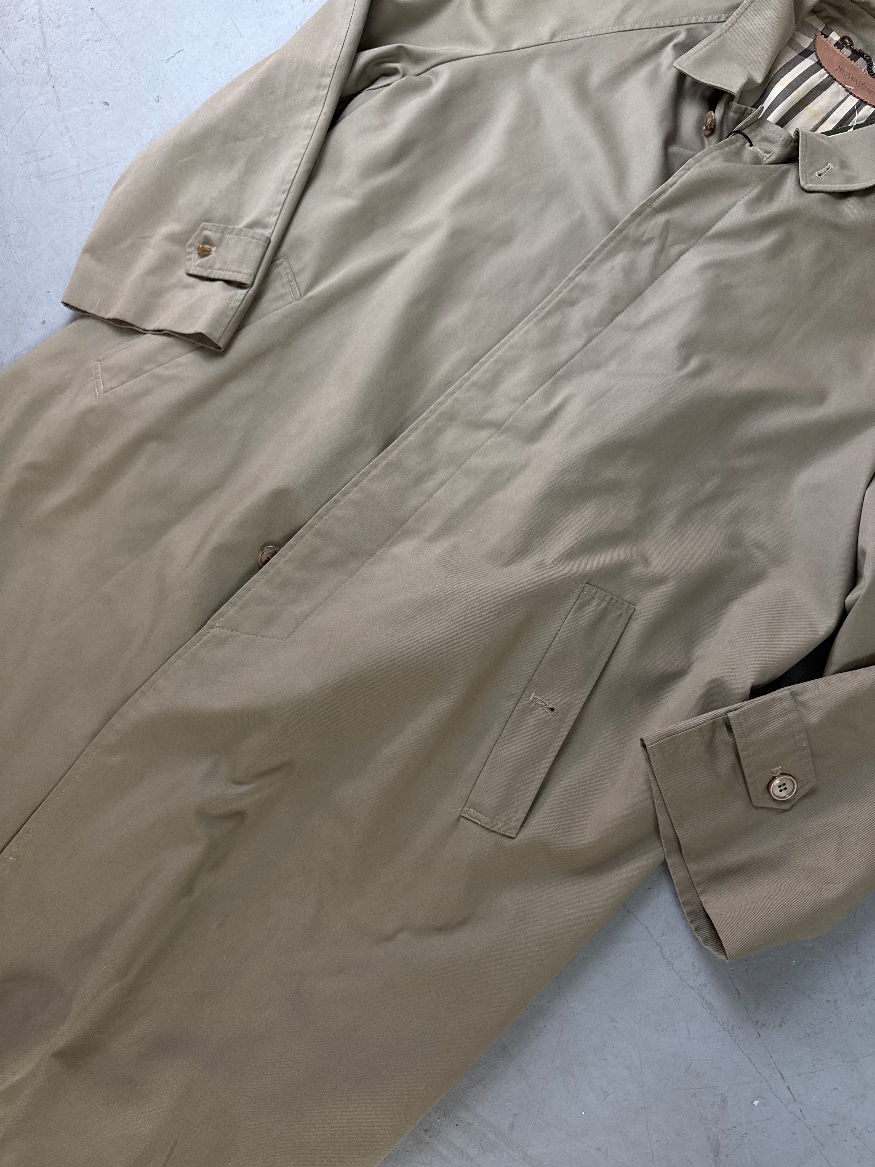Vintage Yves Saint Laurent Beige Trenchcoat XL