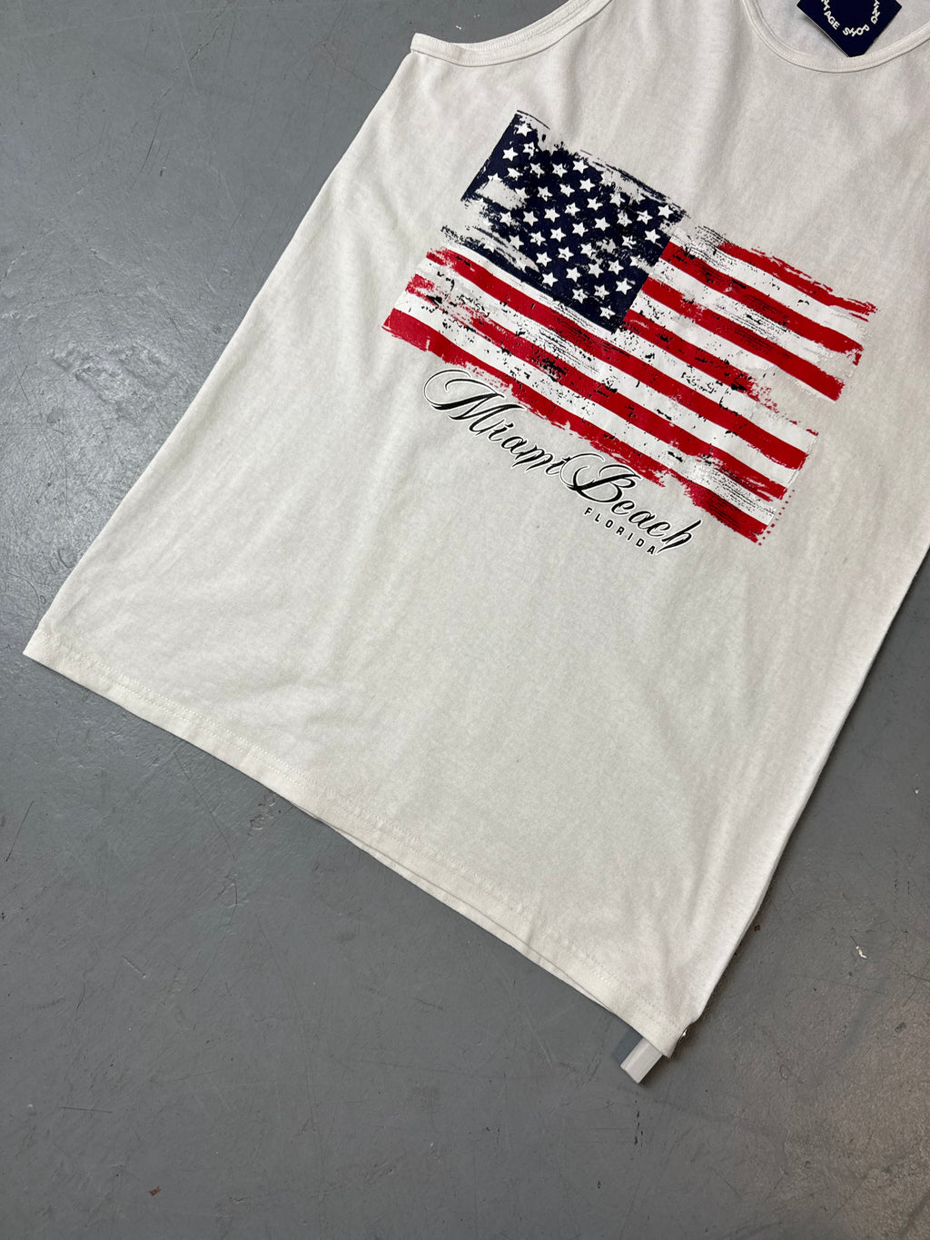 Detailliertes Produktbild von Vintage Miami Beach Printed White Tank Top M/L von vorne