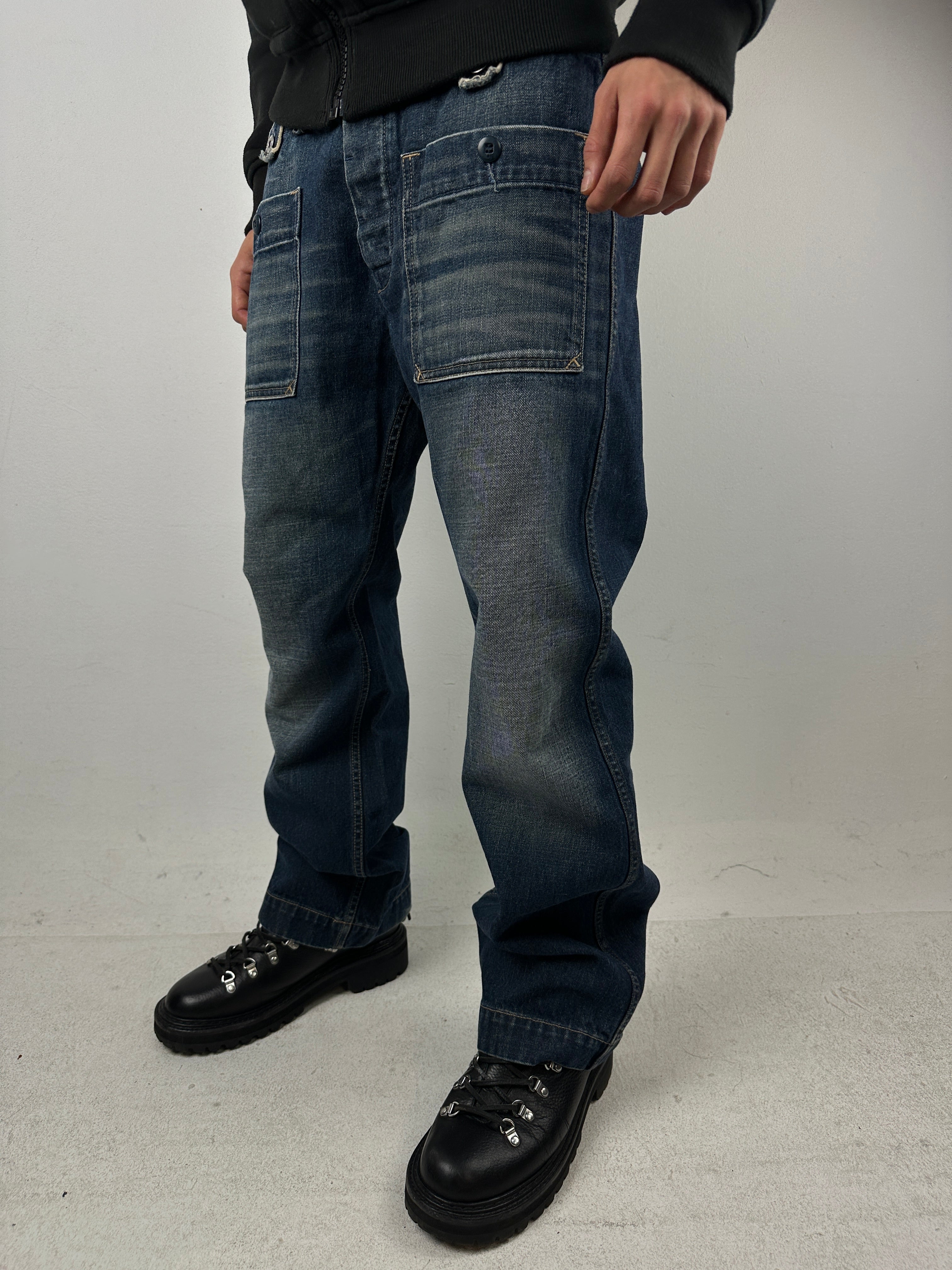 Vintage Diesel Straight Leg Denim für Männer. Y2K Secondhand 2000s Fashion