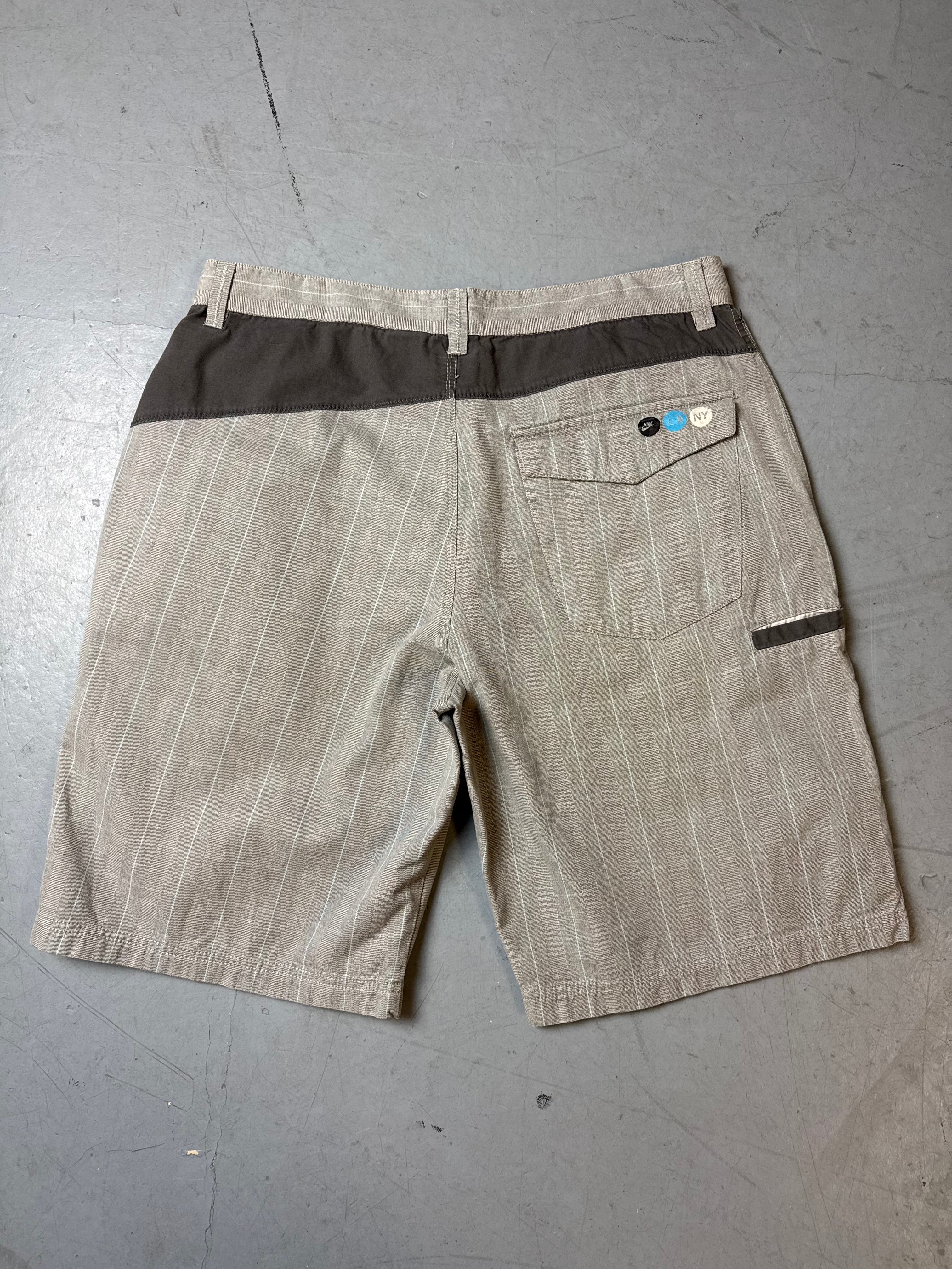 Vintage Nike Grey/Brown Sport Shorts L