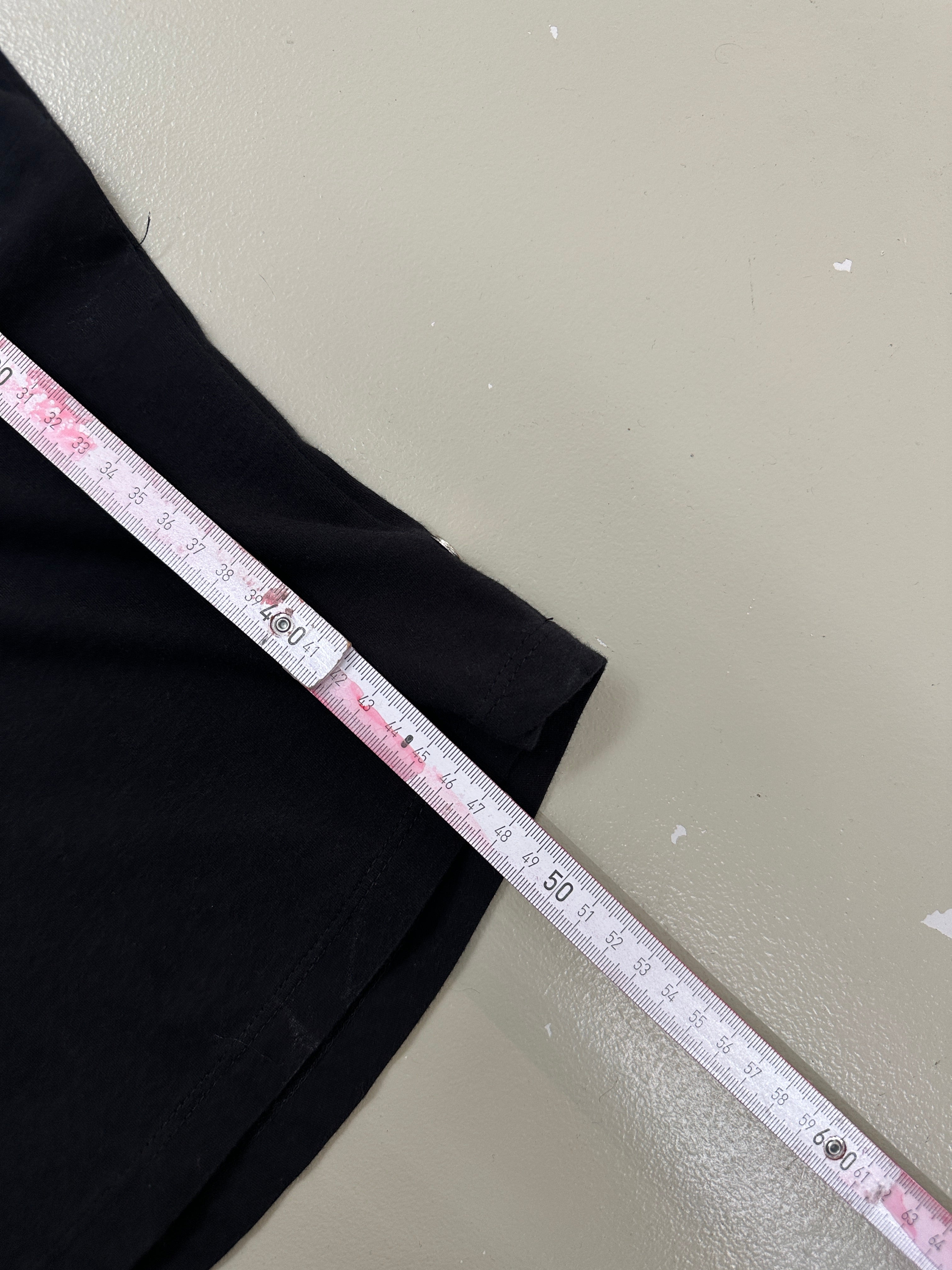 Vintage Moschino Black Top with Gold Rim für Frauen. Y2K Second Hand 2000s Fashion