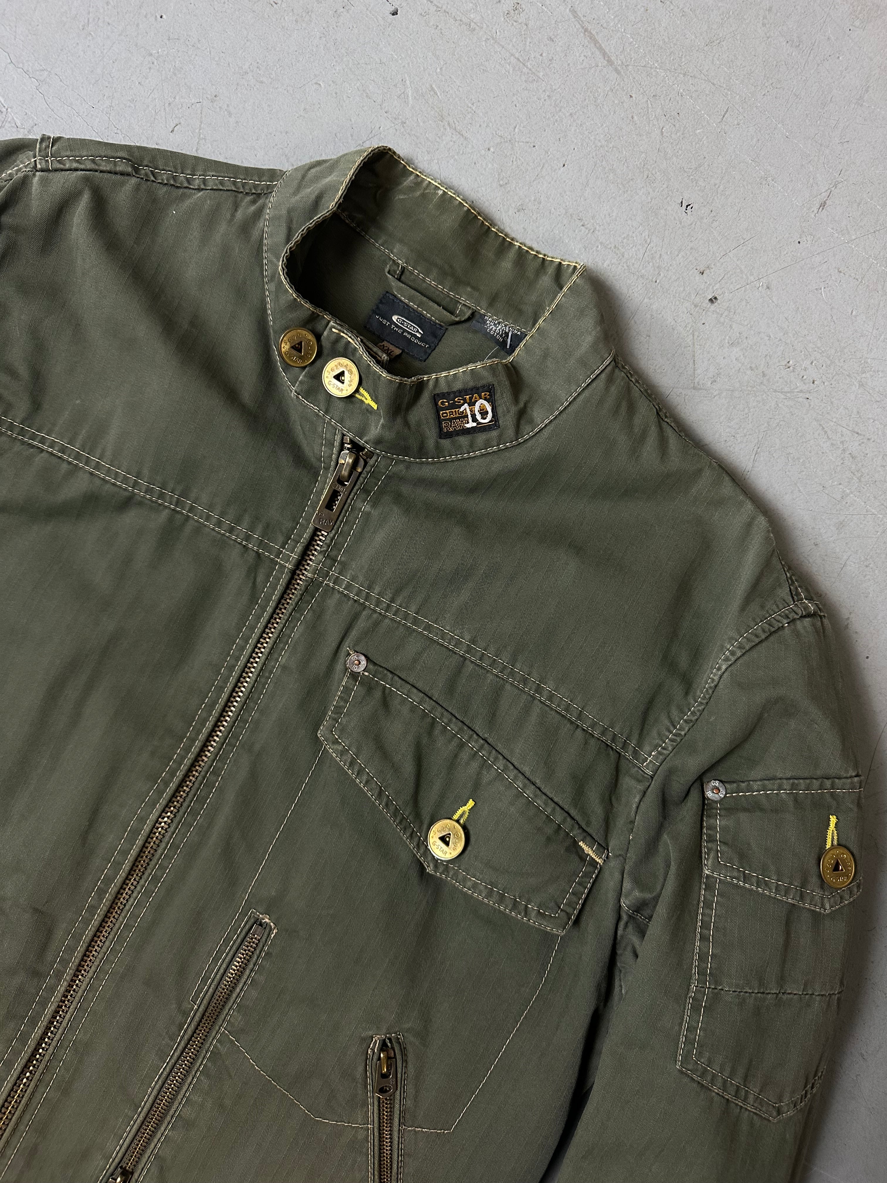 Eine dunkelgrüne Übergangsjacke von g-Star 