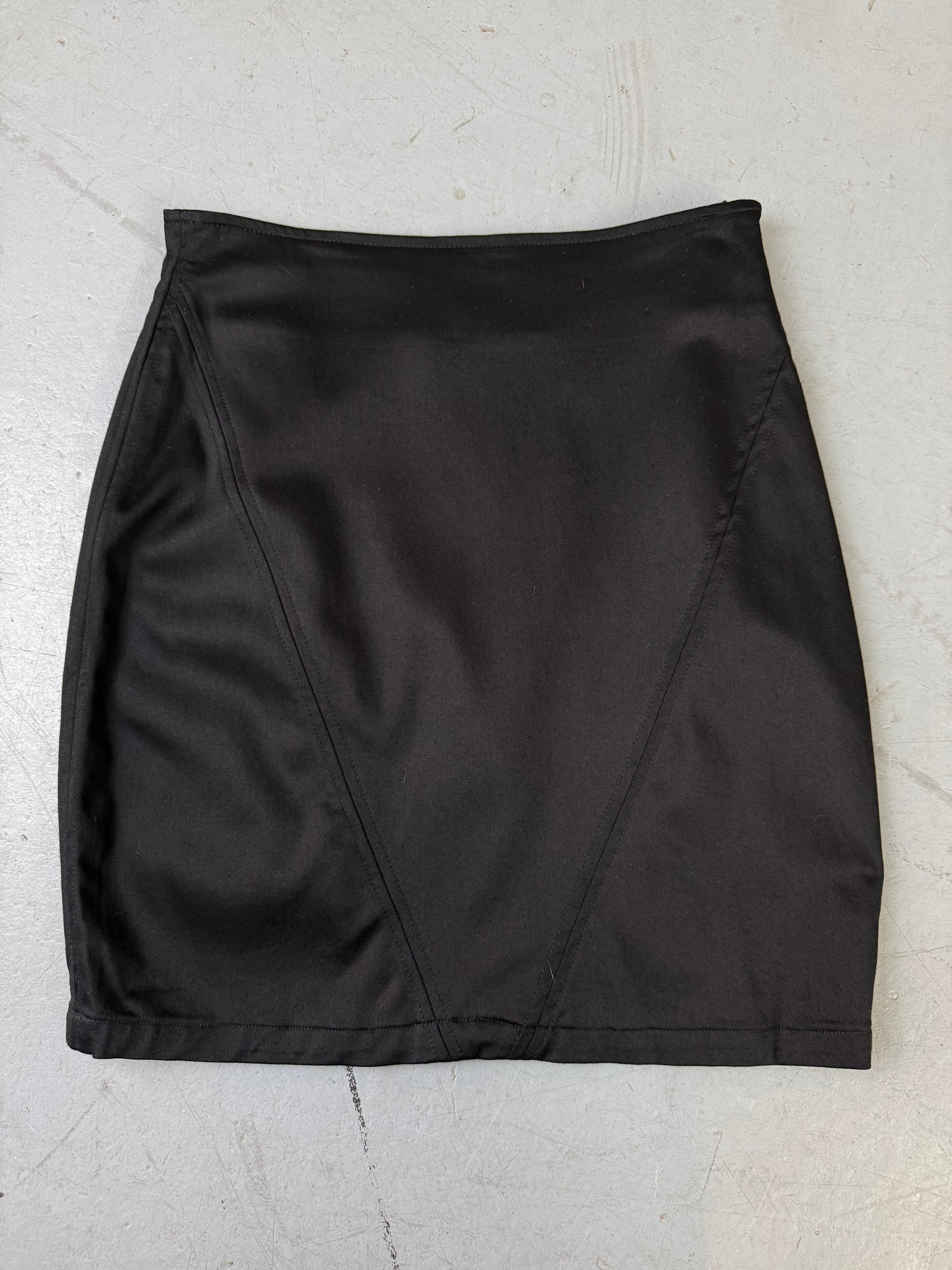 Vintage Versace Versus Black Skirt für Damen. Y2K Second Hand 2000s Fashion