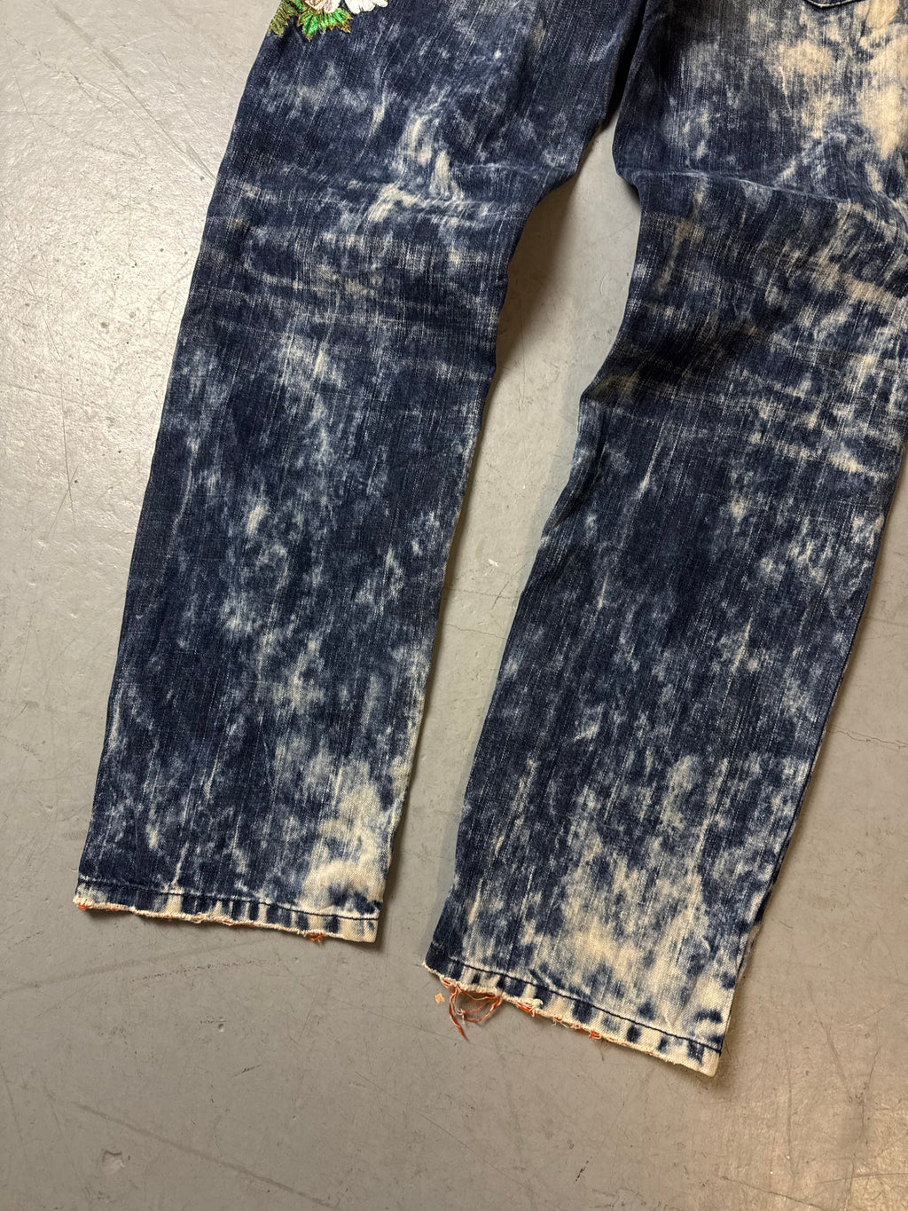 Detailbild von Vintage Big Train Japanese Washed Denim with Stitching von hinten