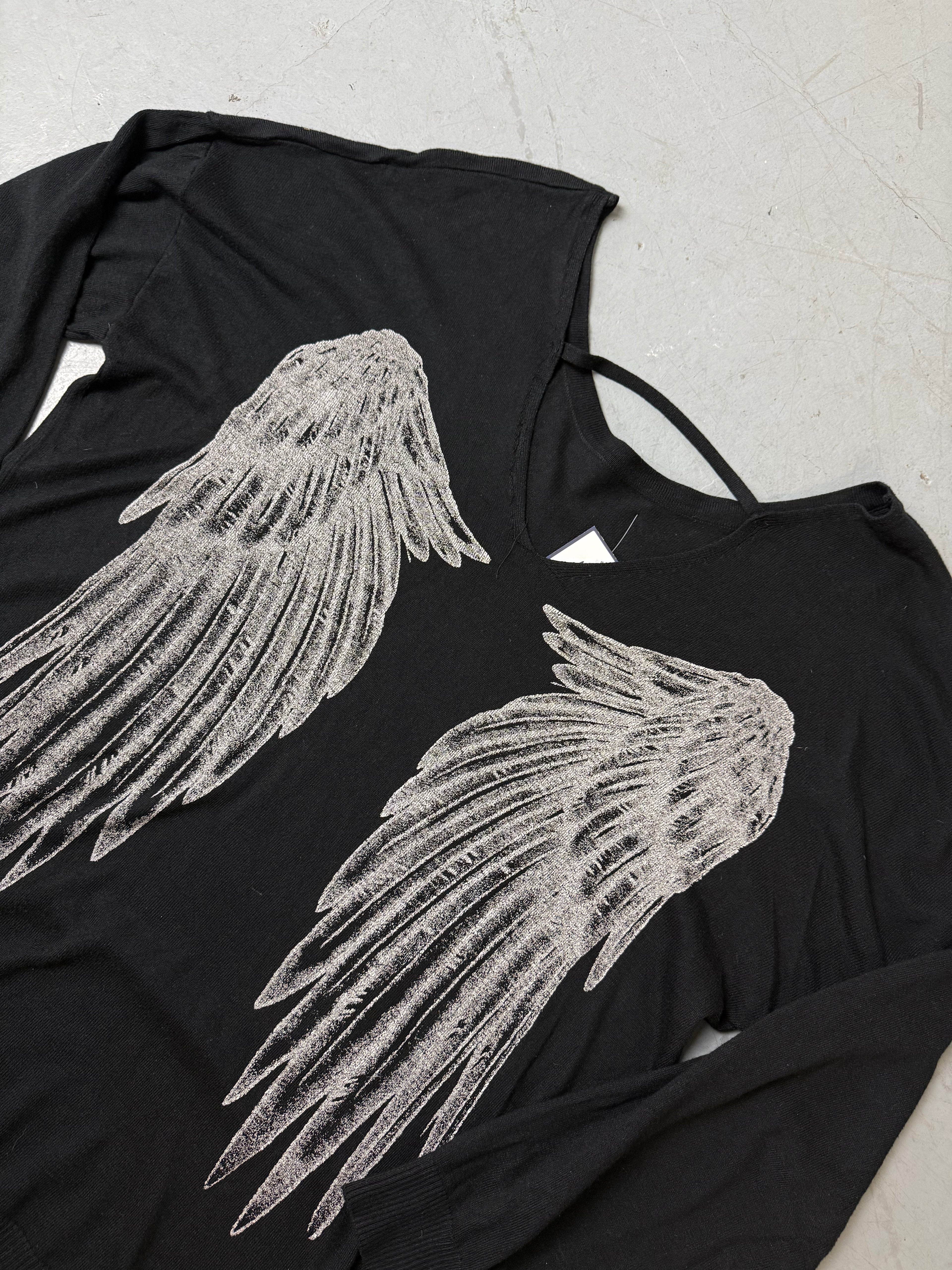 Detailbild von Vintage Oversized Wings Black Longsleeve von vorne