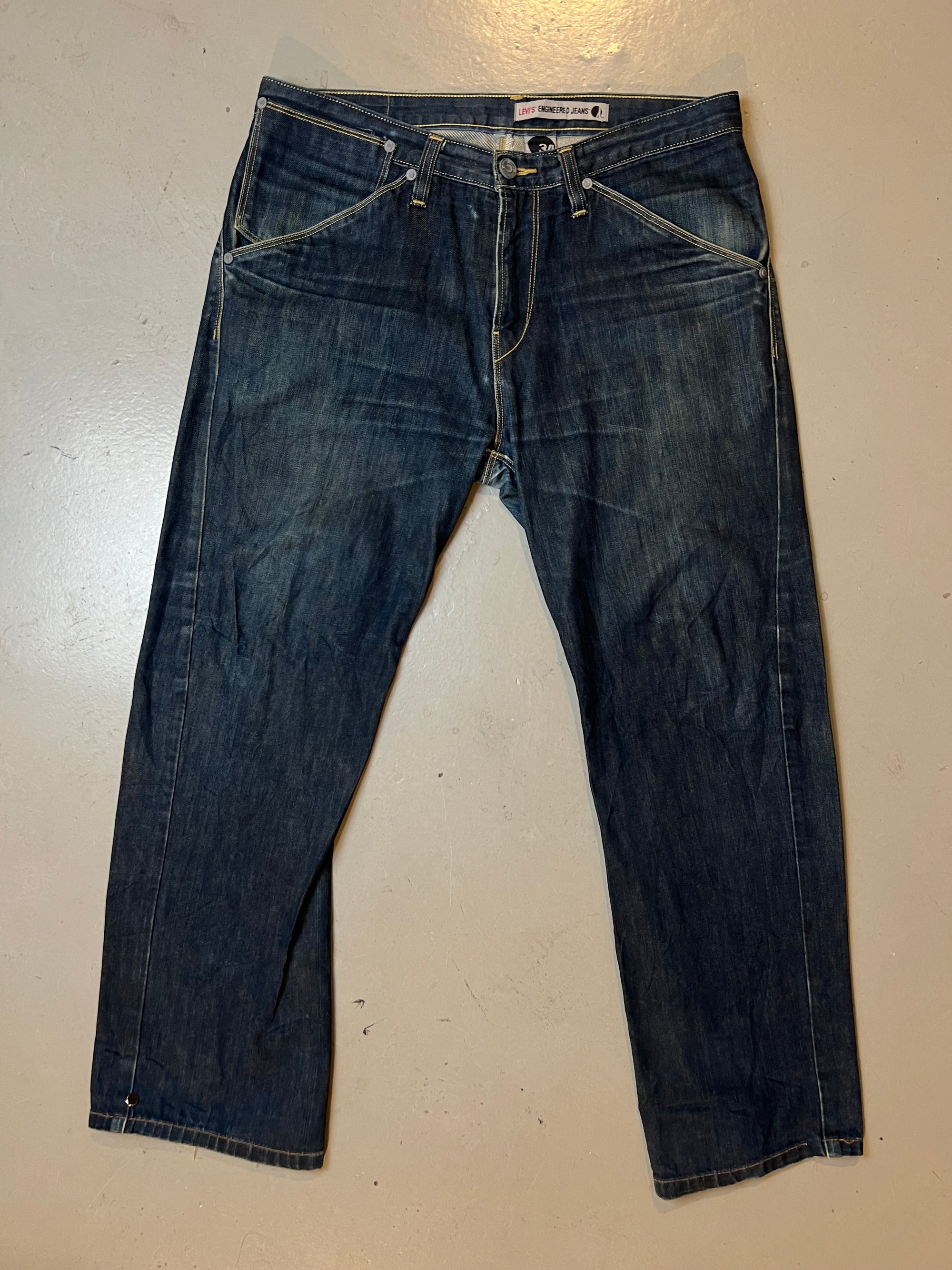 Vintage Dark Blue Levis Engineered Denim L/M