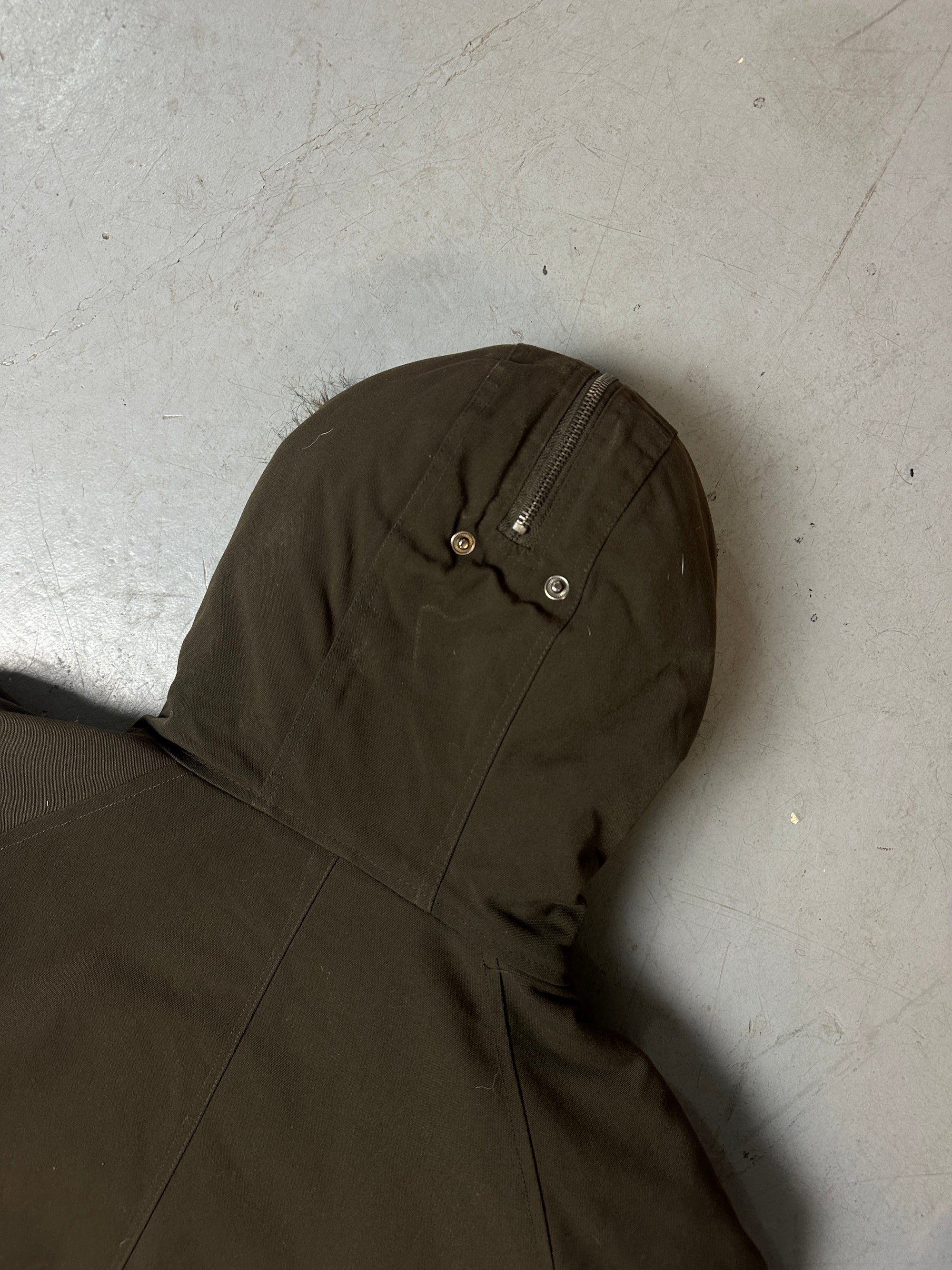 Detailbild von Vintage Woolrich Brown Winter Jacket von hinten