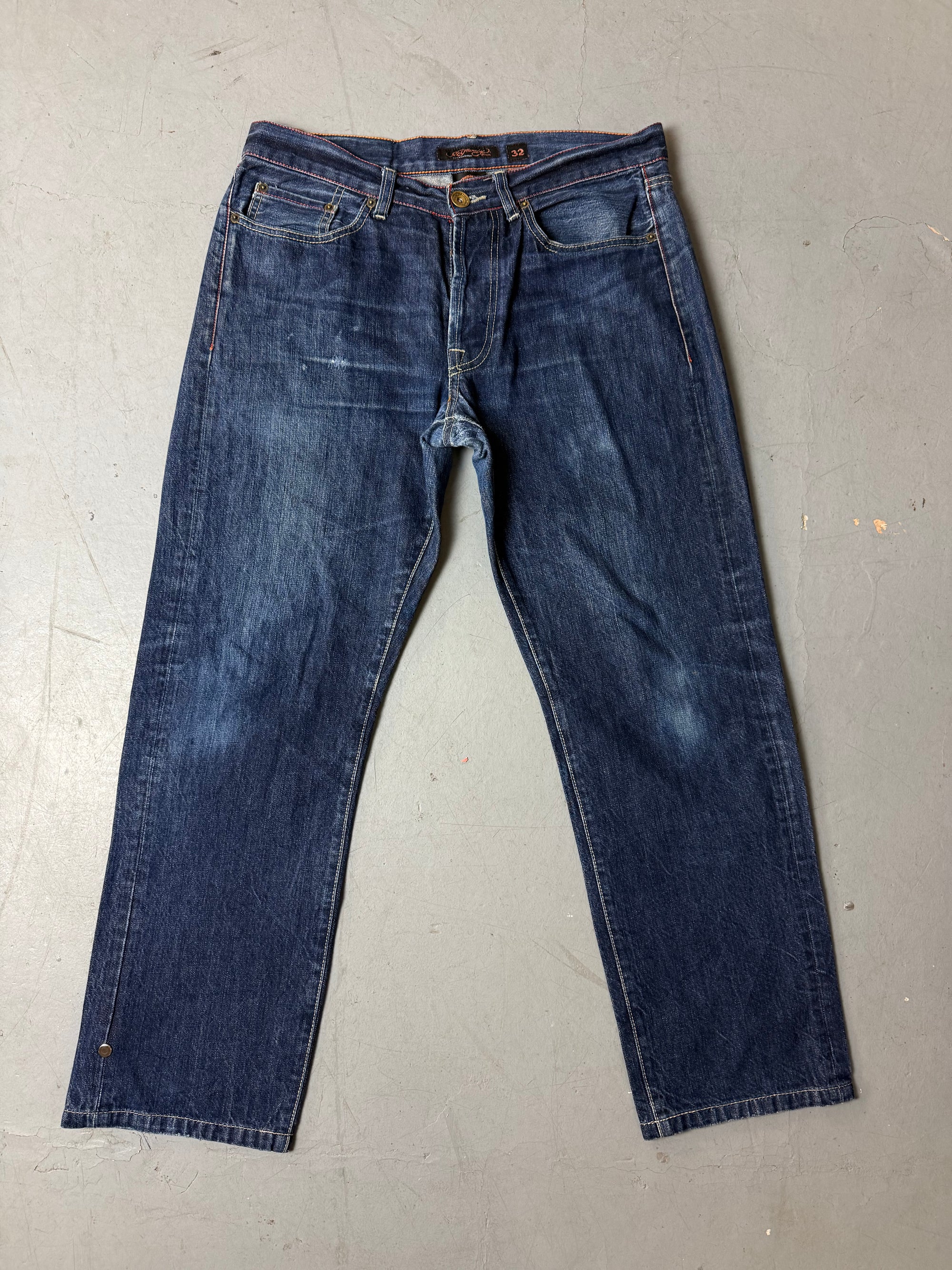 Produktbild von einer Vintage Ed Hardy Dark Blue Baggy Denim von vorne