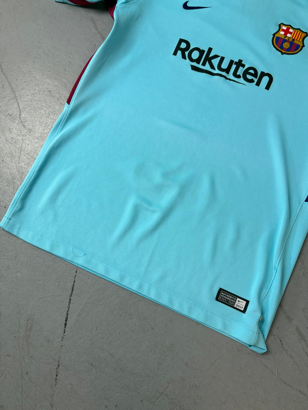 Vintage Nike FC Barcelona 17/18 Away Jersey M/L