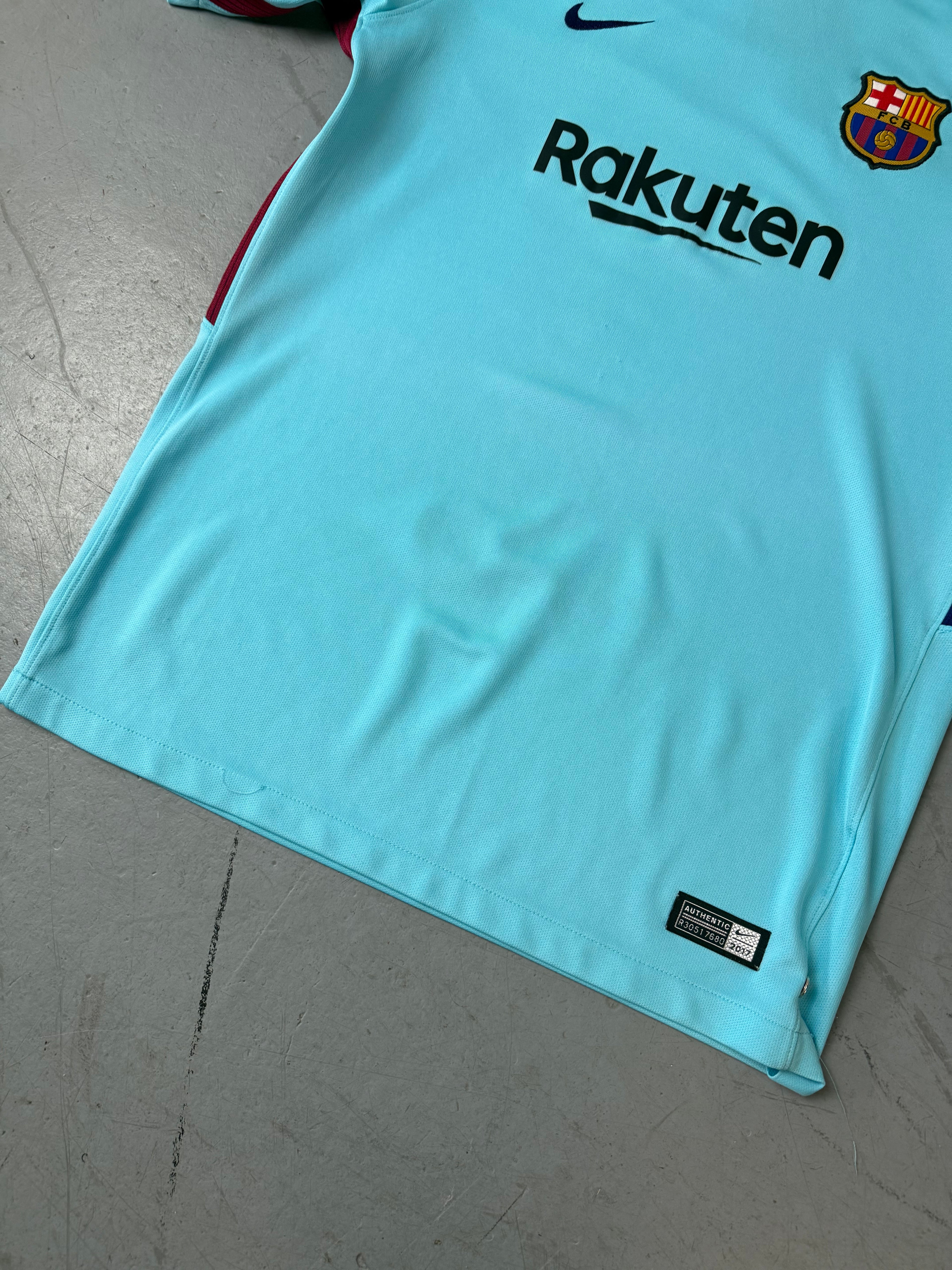 Vintage Nike FC Barcelona 17/18 Away Jersey M/L