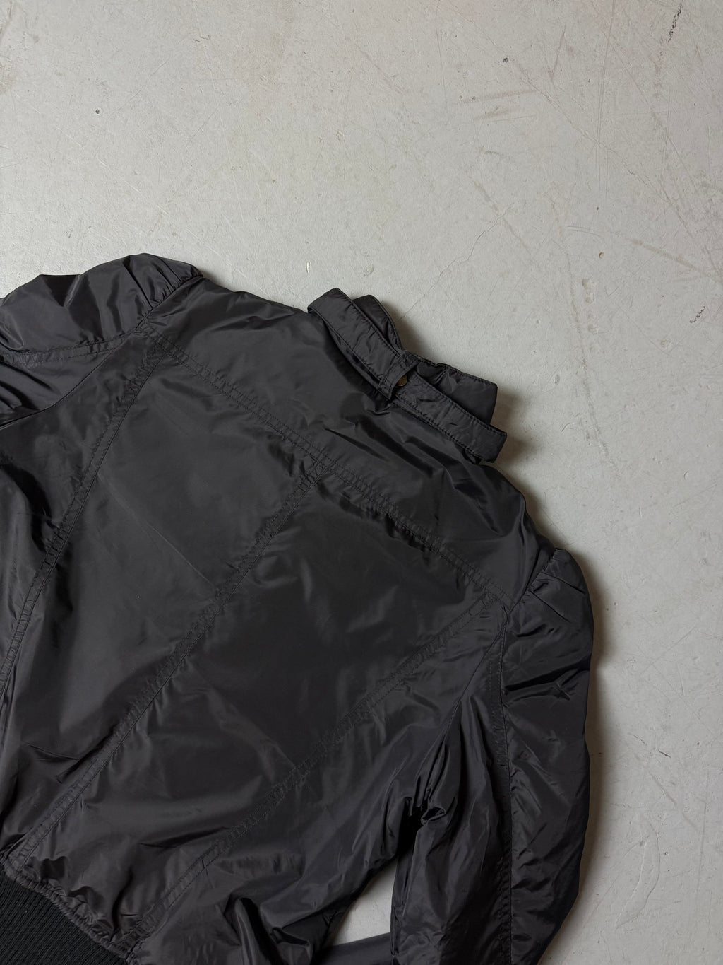 Detailbild von einer Vintage Diesel Black Jacket von Kragen hinten