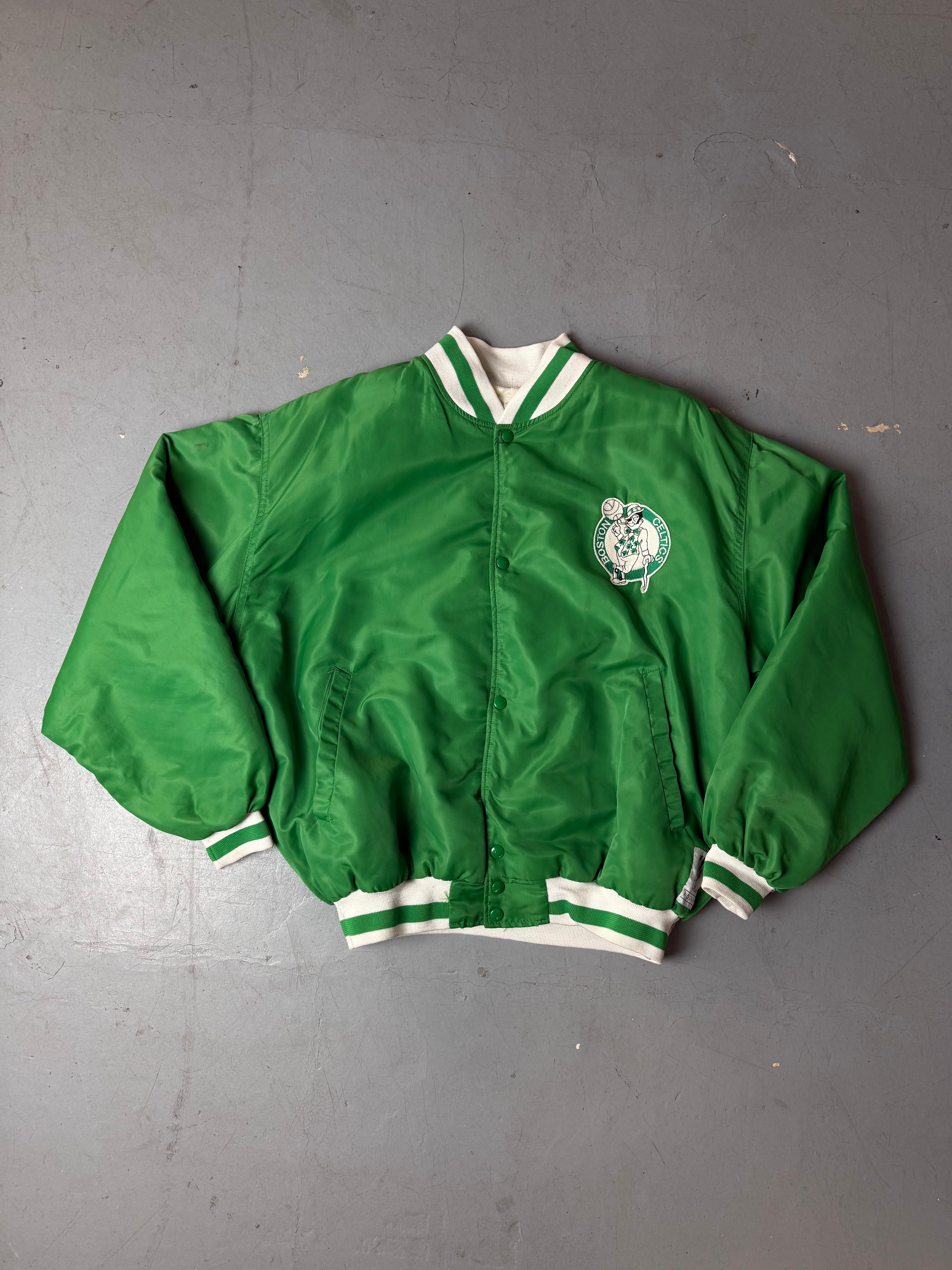 Produktbild von NBA Boston Celtics Green Bomber Jacket von vorne