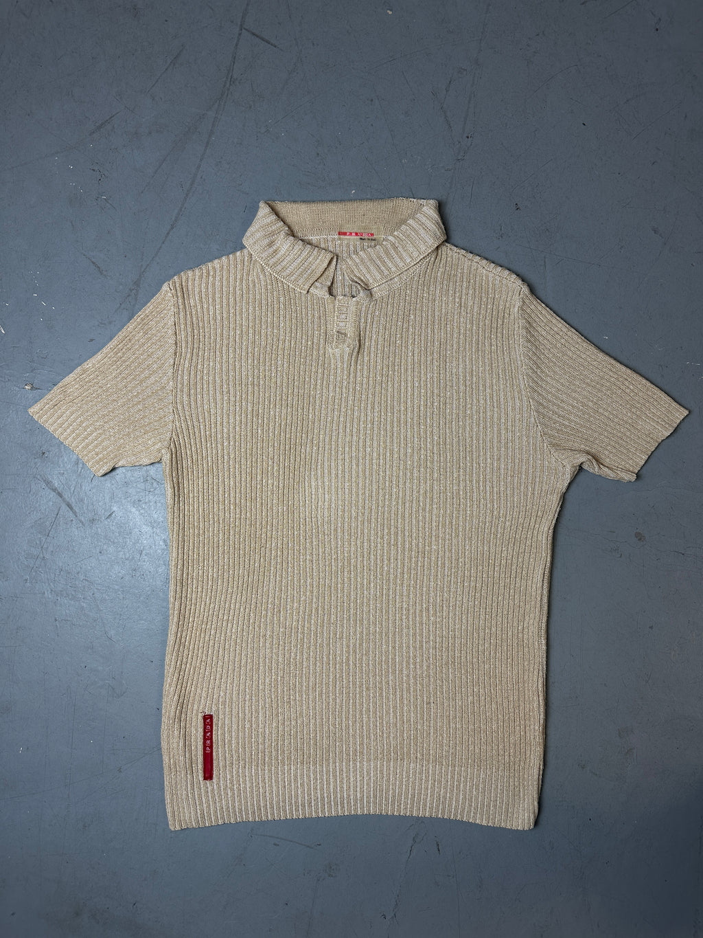 Produktbild von Vintage Beige Prada Knit Tee von vorne