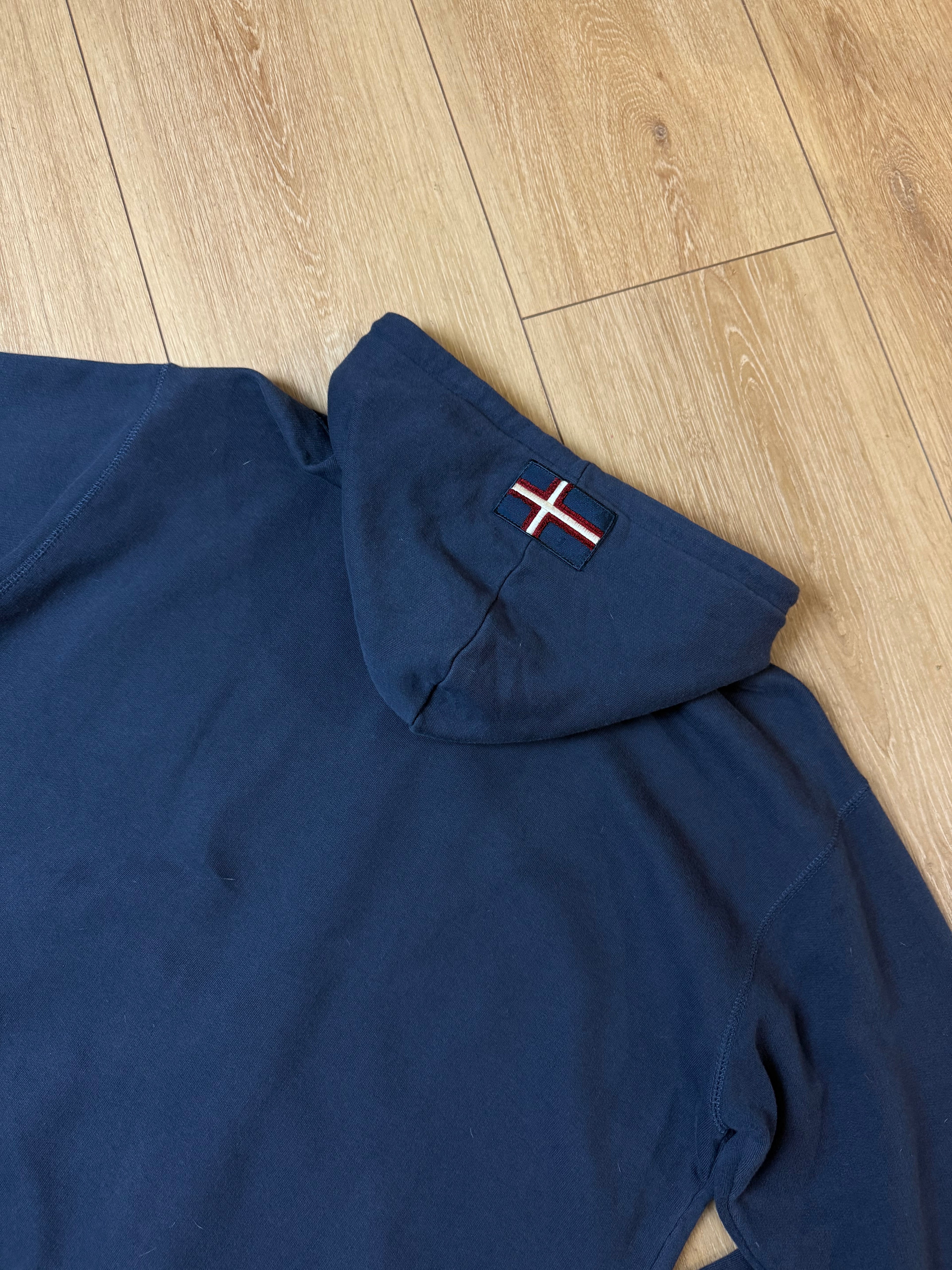 Detailbild von einem Vintage Napapijri Dark Blue Zip Up Sweater von Kaputze hinten