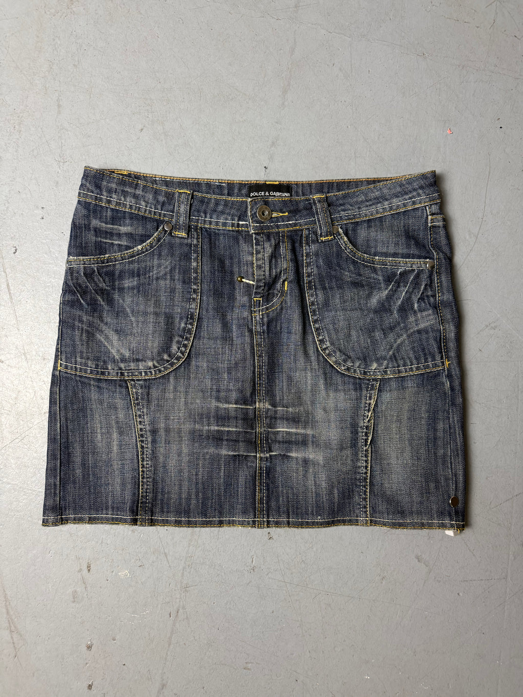 Produktbild von Vintage Dolce&Gabbana Denim Mini Skirt S/M von vorne 