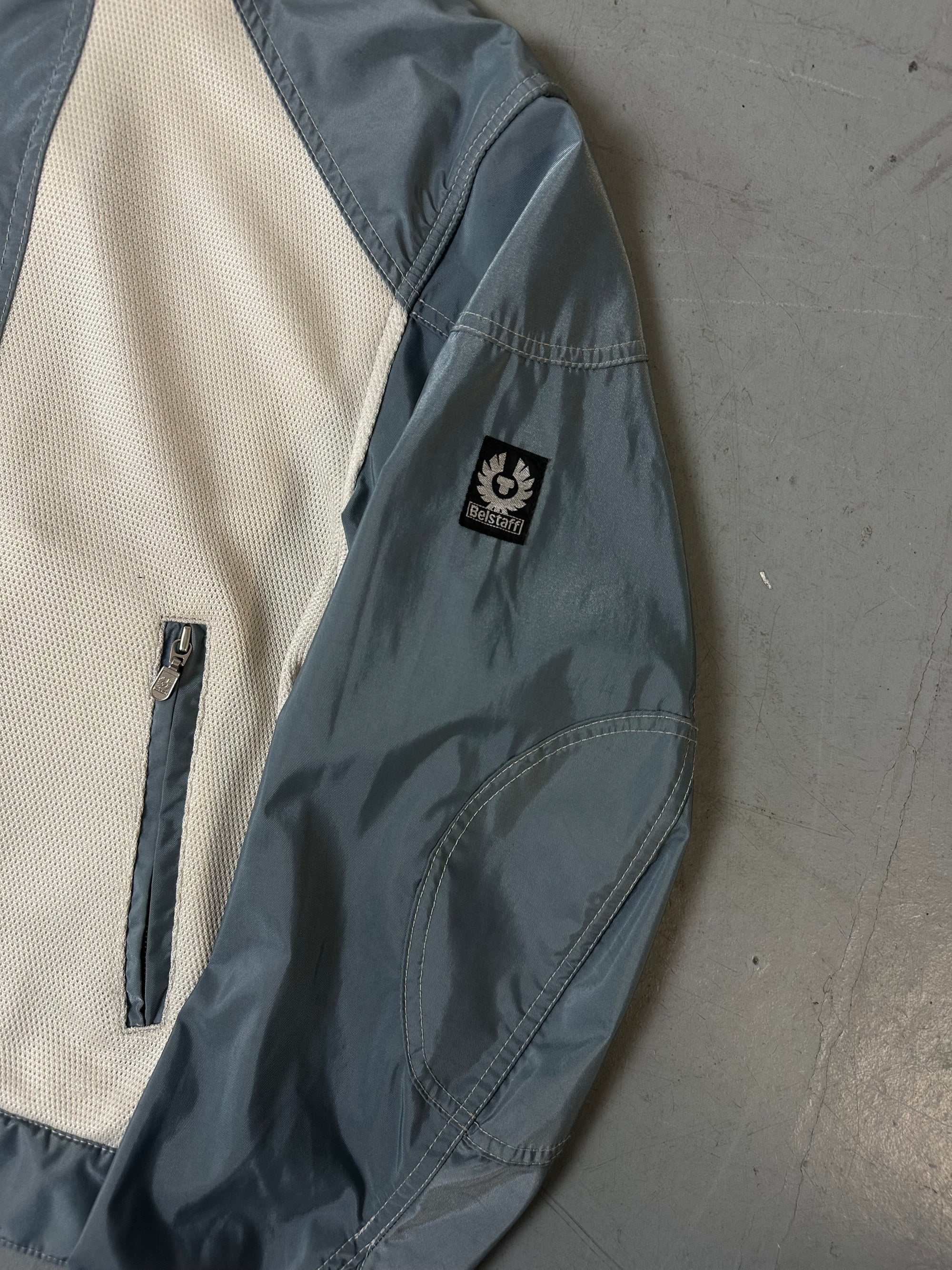 Eine blau weiße Übergangsjacke von Belstaff in M/L