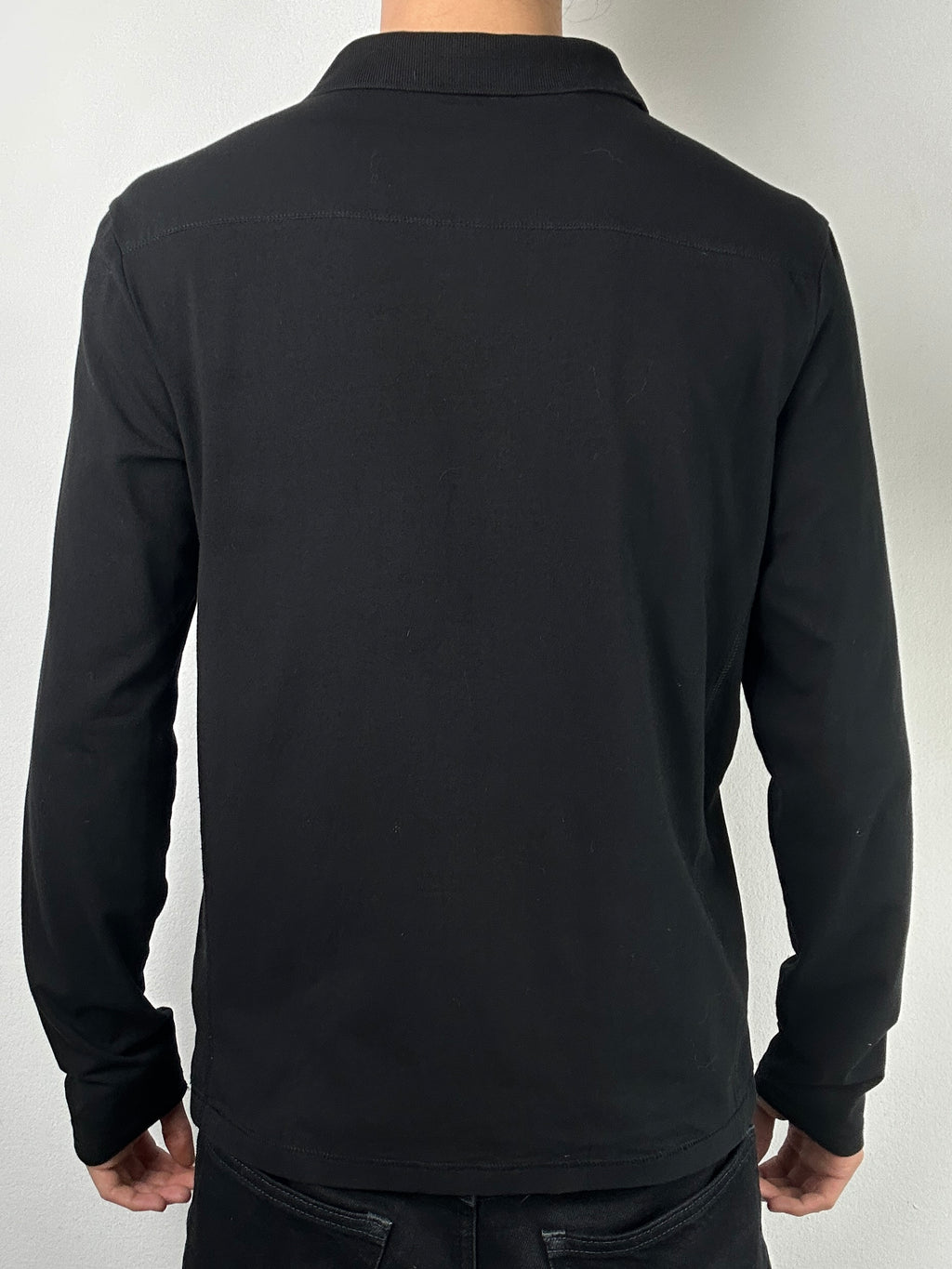 Vintage Guess Black Polo Longsleeve für Herren. Y2K Second Hand 2000s Fashion