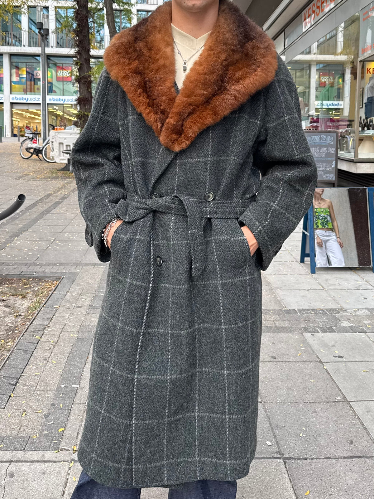 Vintage Valentino Mantel (52)