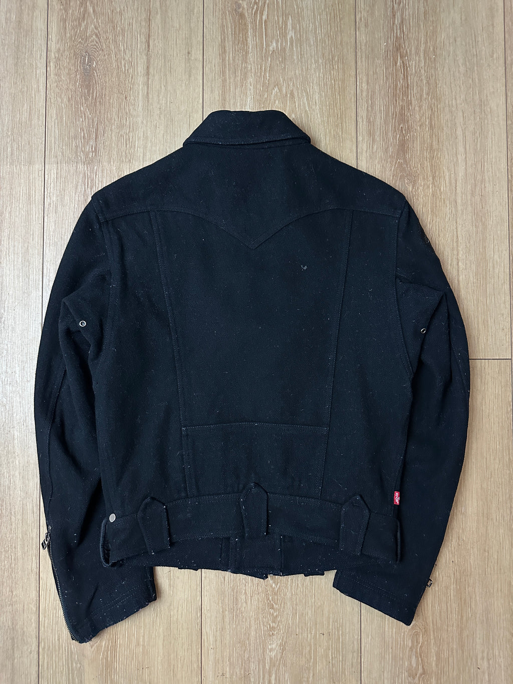 Produktbild von Detailliertes produktbild von Vintage Levis Black Wool Jacket XS/S von vorne von hinten