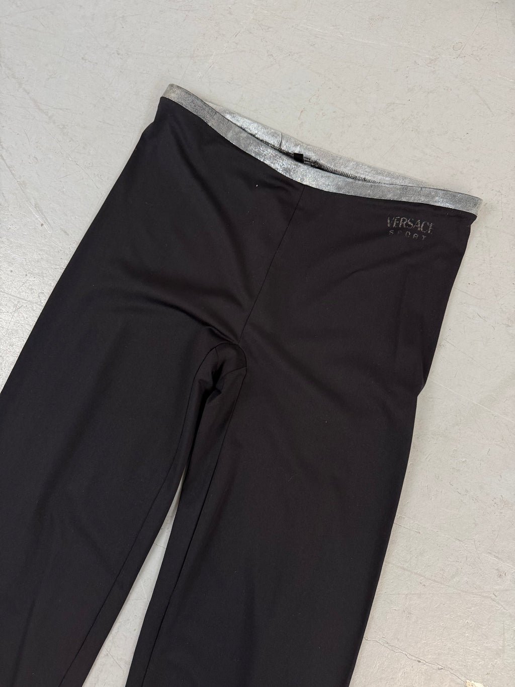 Vintage Versace Sport Black Sporty Pants  für Damen. Secondhand Y2K 2000s Fashion
