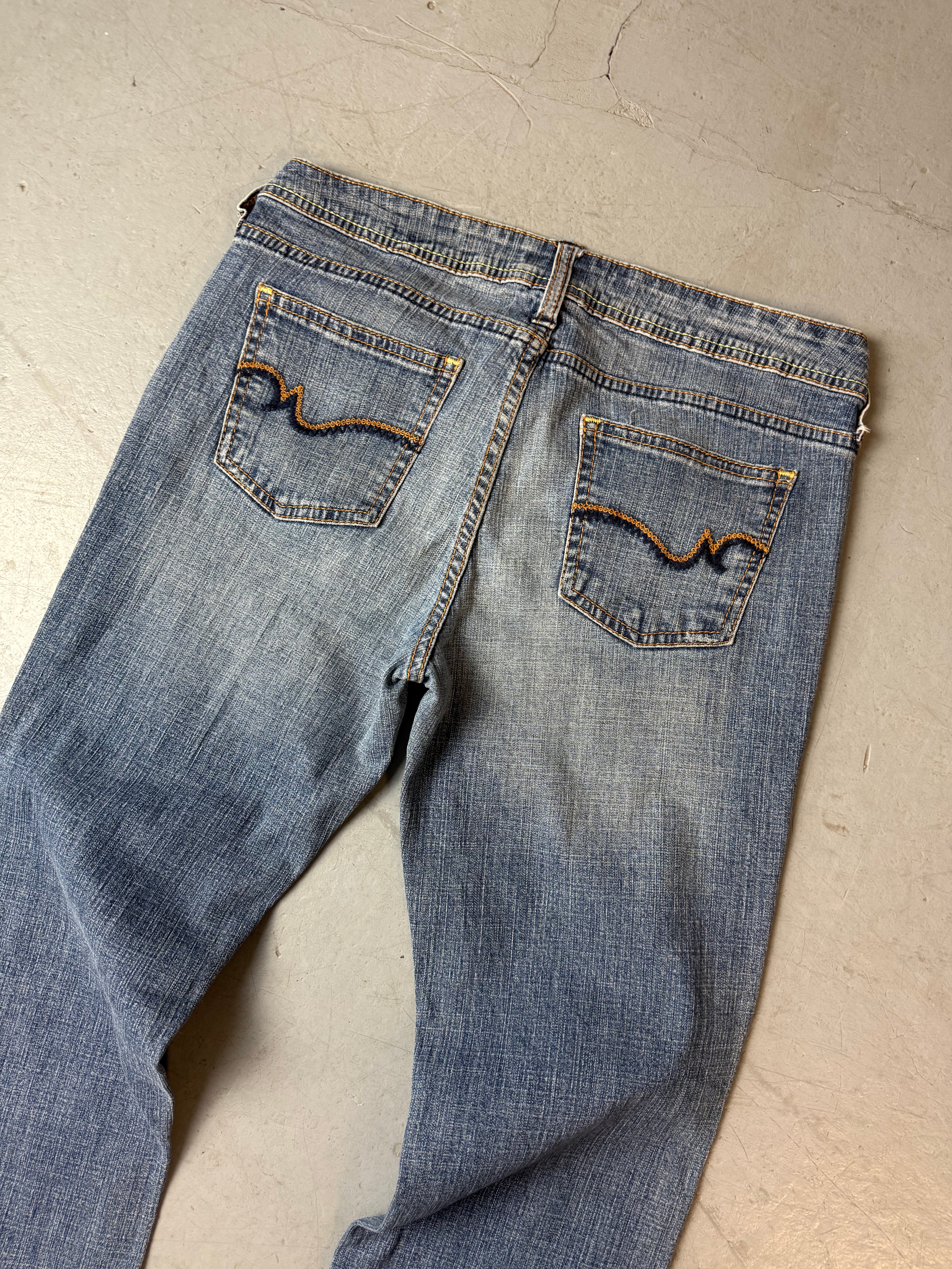 Vintage SO Low Waist Bootcut Jeans für Damen. Y2K 2000s Fashion