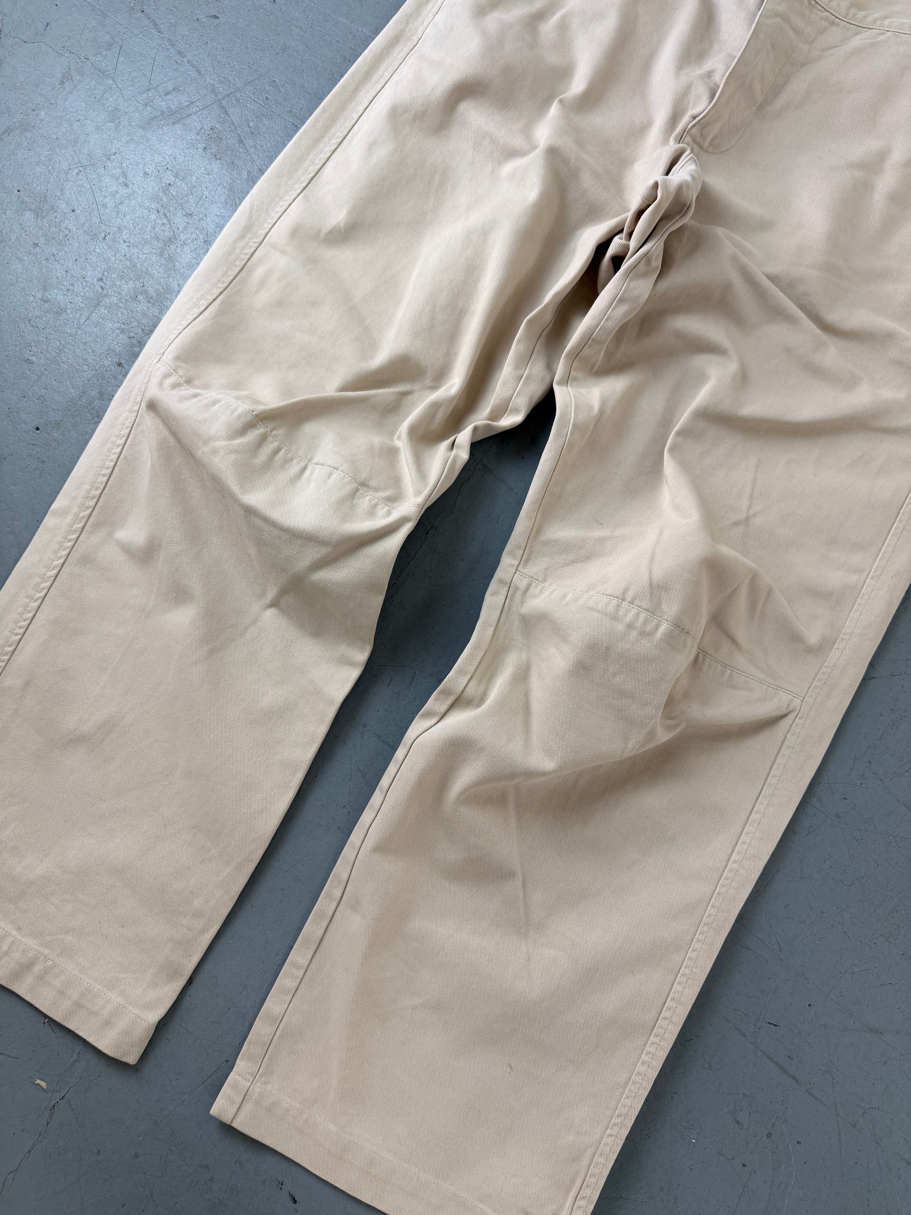 Vintage Armani Jeans Beige Straight Leg Pants für Herren. Y2K Second Hand 2000s Fashion