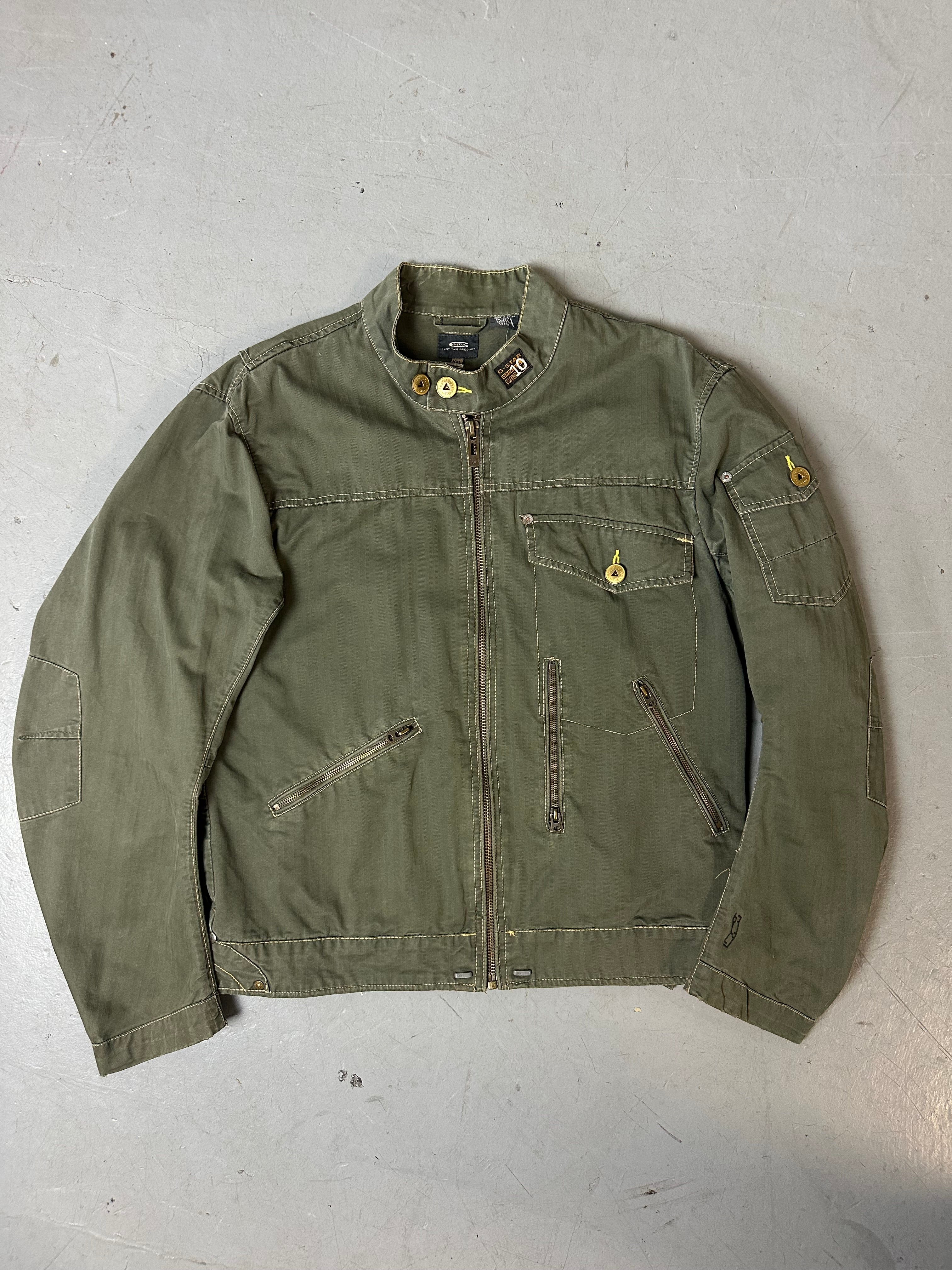 Eine dunkelgrüne Übergangsjacke von g-Star 