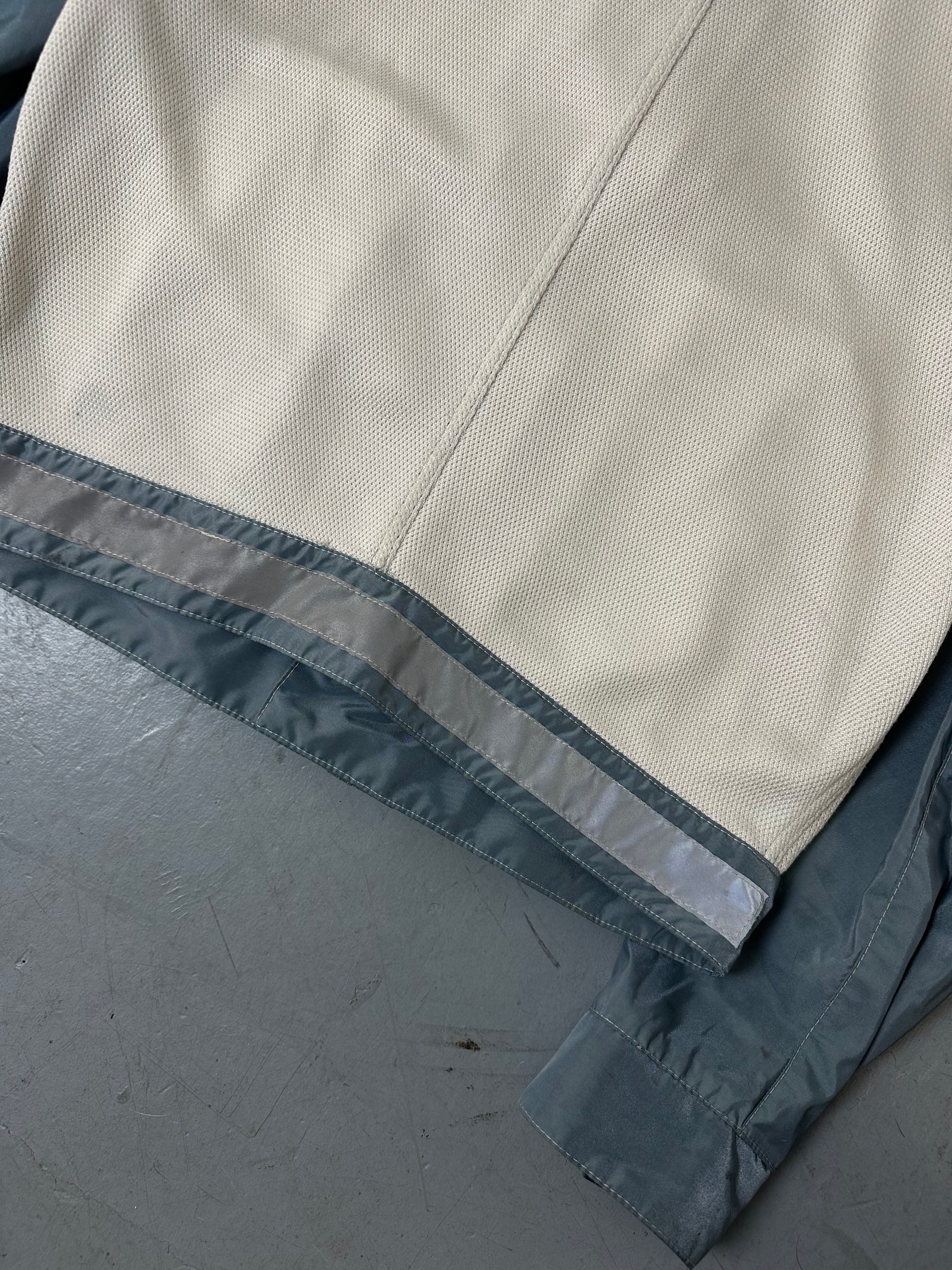 Eine blau weiße Übergangsjacke von Belstaff in M/L