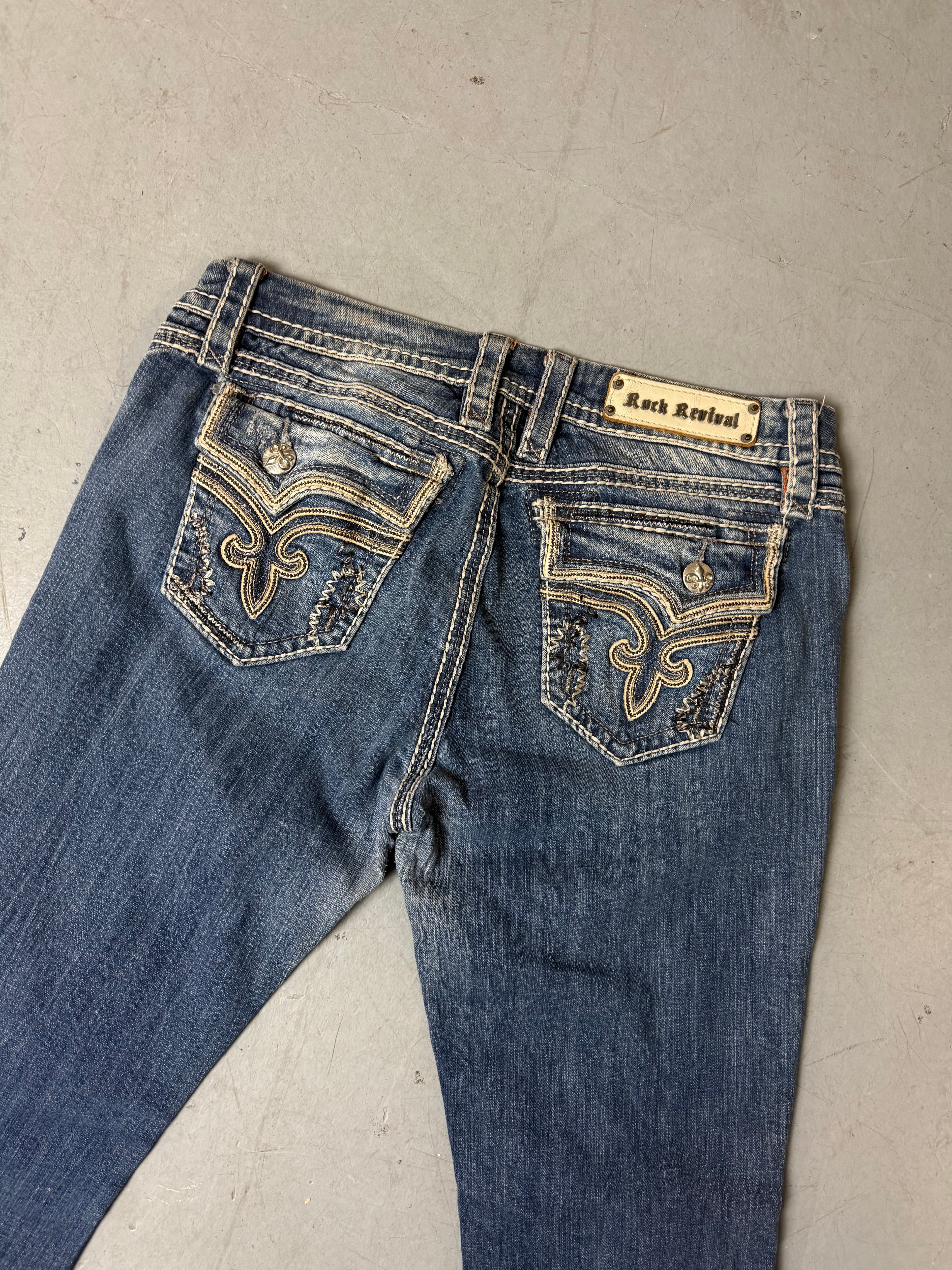 Detailbild von einer Vintage Rock Revival Bootcut Low Waist Denim von Hosentaschen hinten