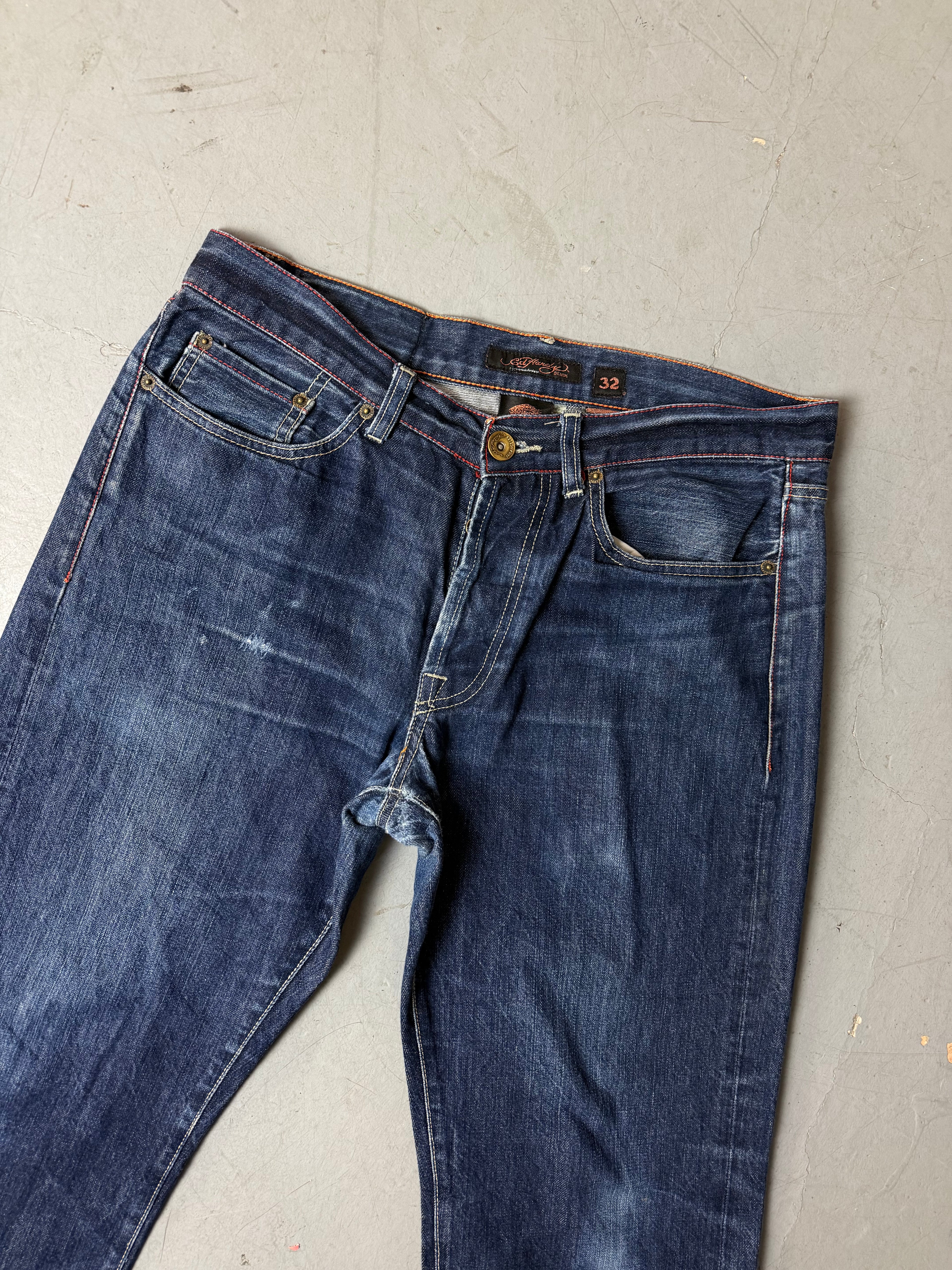 Detailbild von einer Vintage Ed Hardy Dark Blue Baggy Denim von Hosenbund