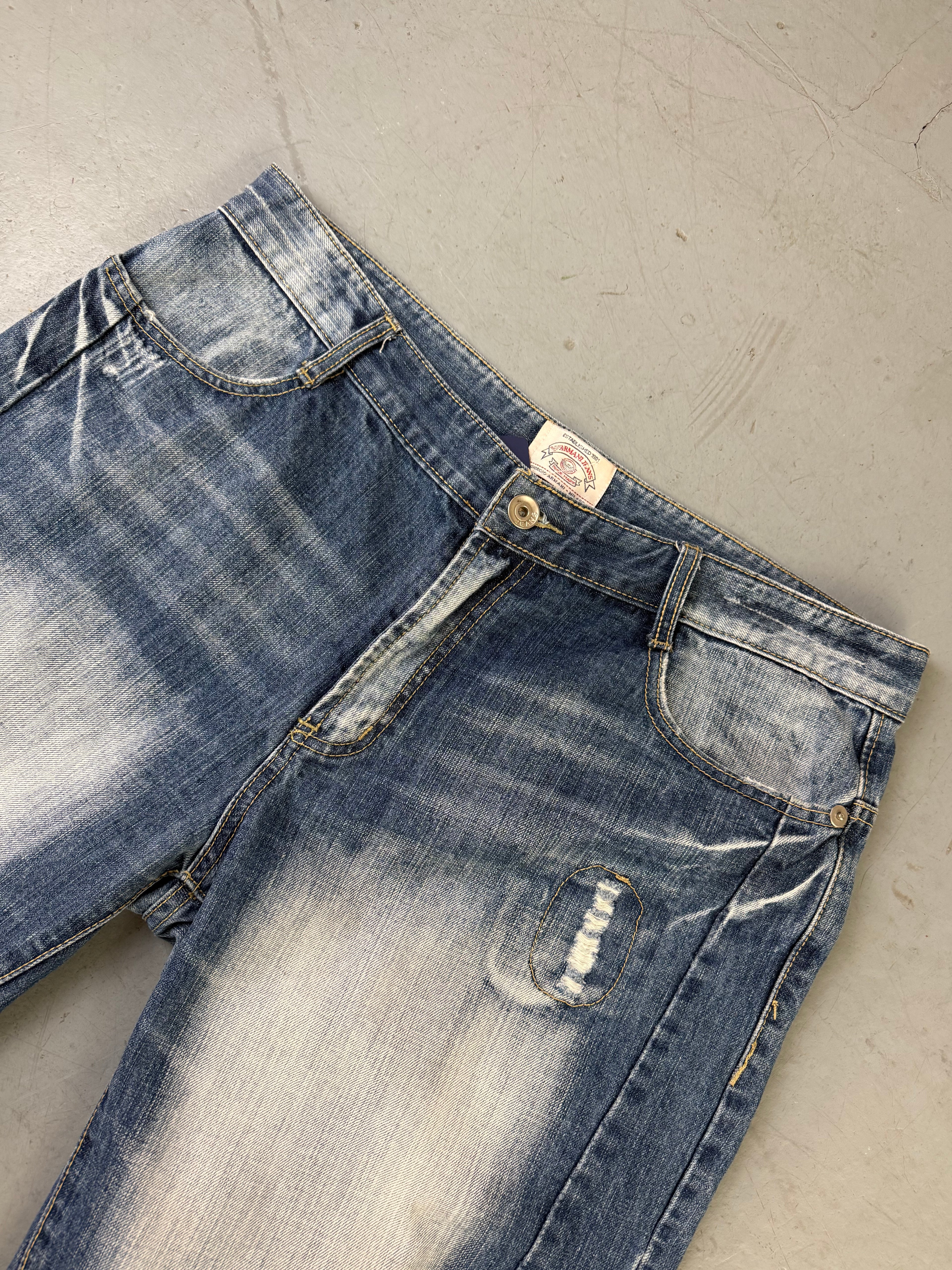 Vintage Armani Jeans Denim Shorts für Herren. Y2K 2000s Fashion.
