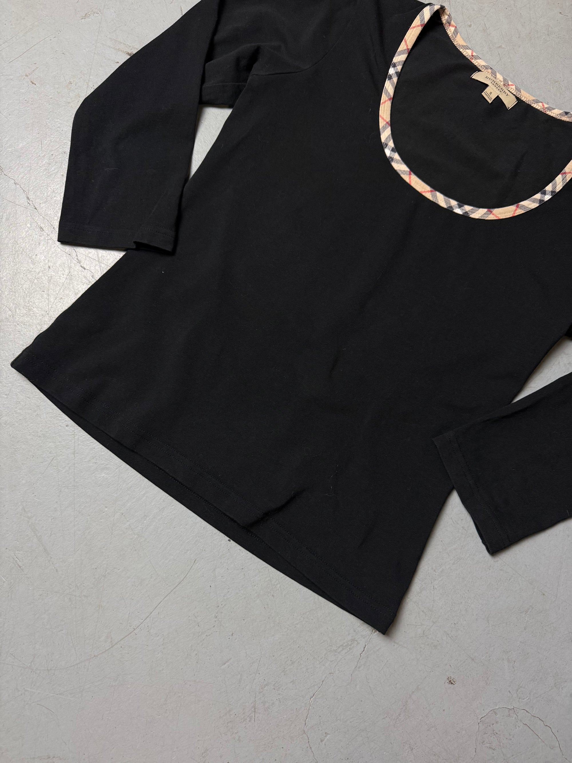 Detailbild von einem Vintage Burberry Black Half Sleeve Top von Vorderseite