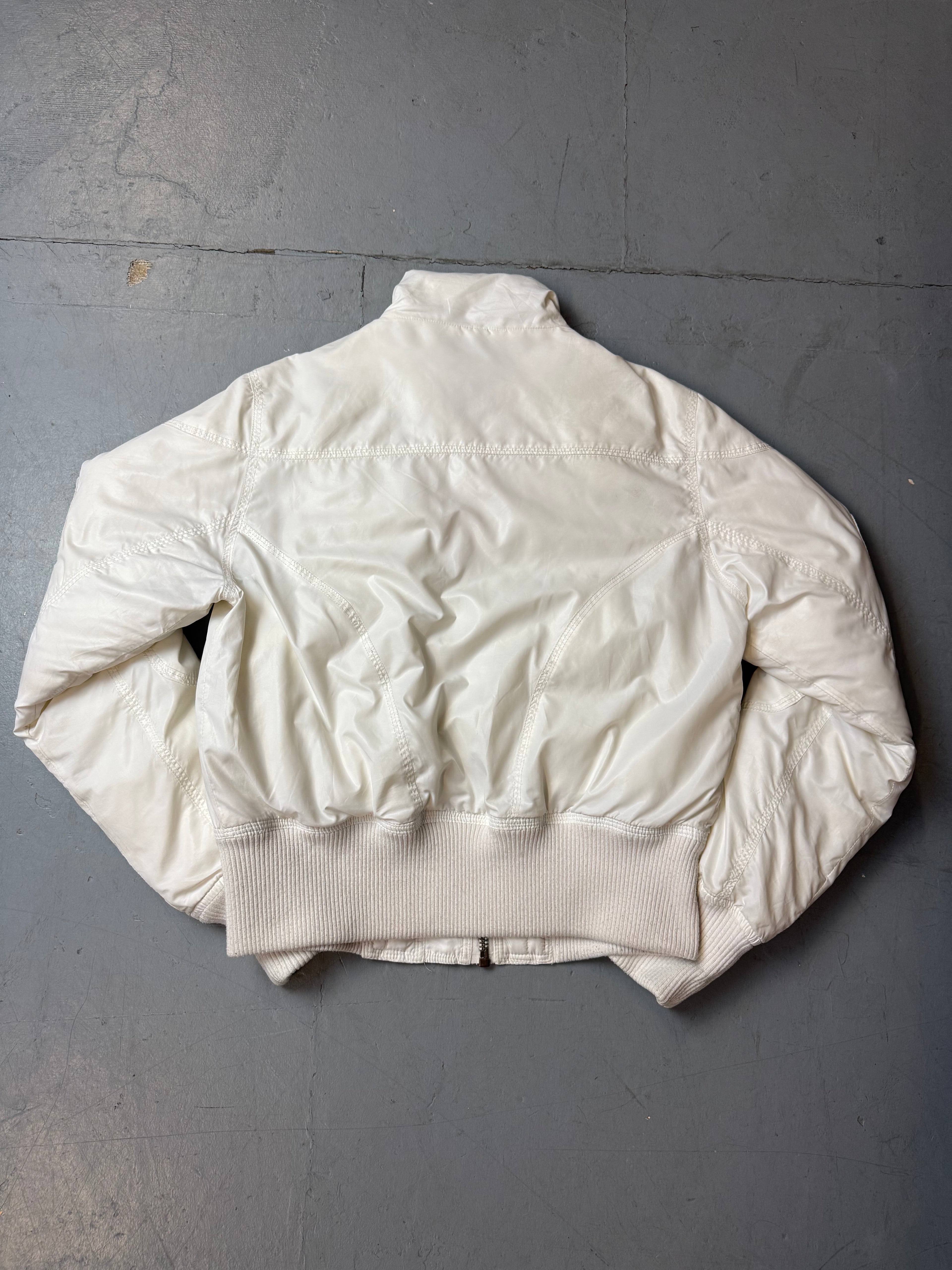 Vintage Angel Devil White Puffer für Damen. Y2K Second Hand 2000s Fashion