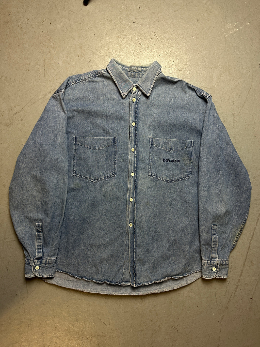 Produktbild von Vintage Stone Island Denim Button Up Shirt von vorne