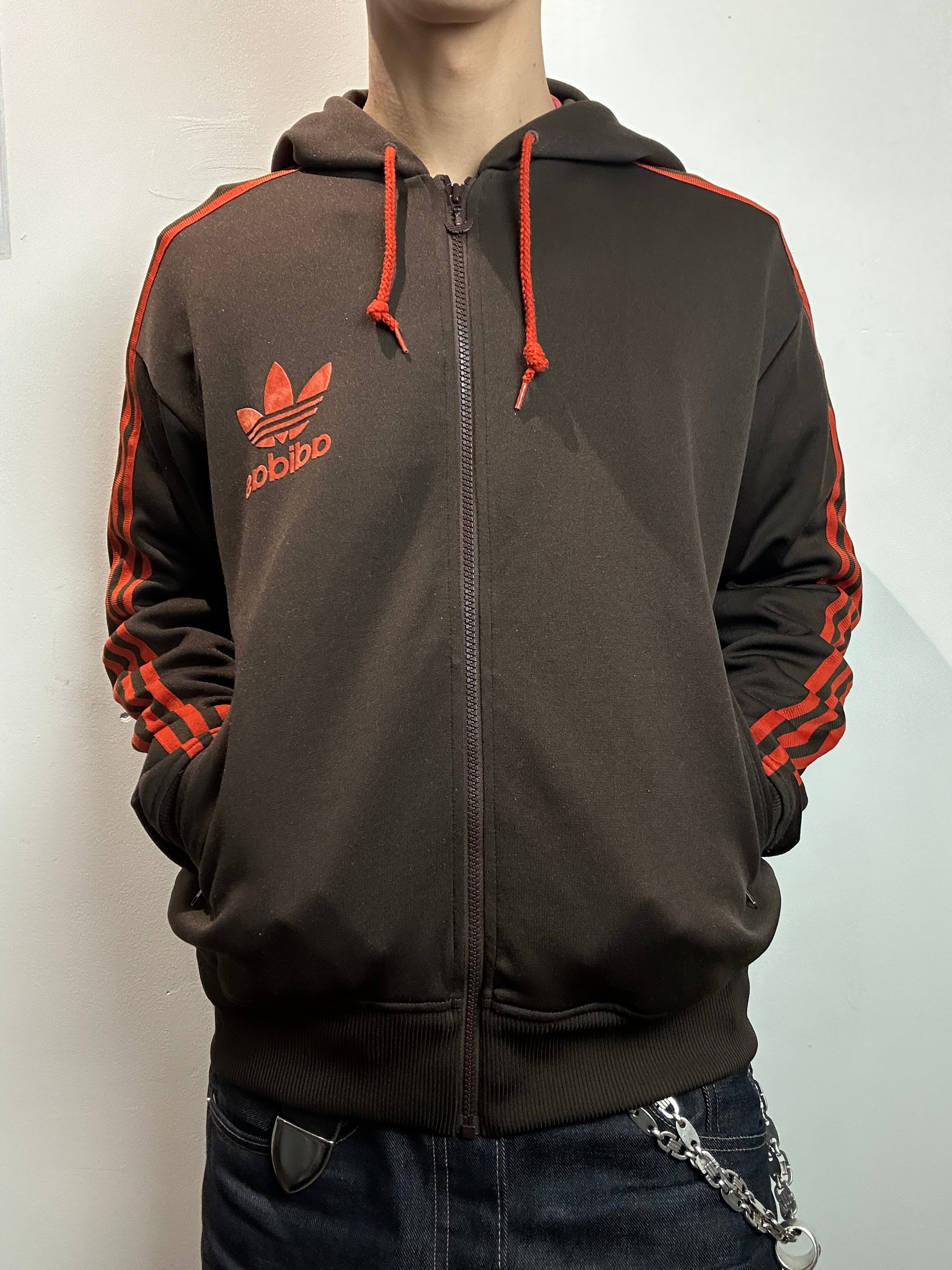 Tragebild von einem Vintage Adidas Hooded Trackjacket von vorne