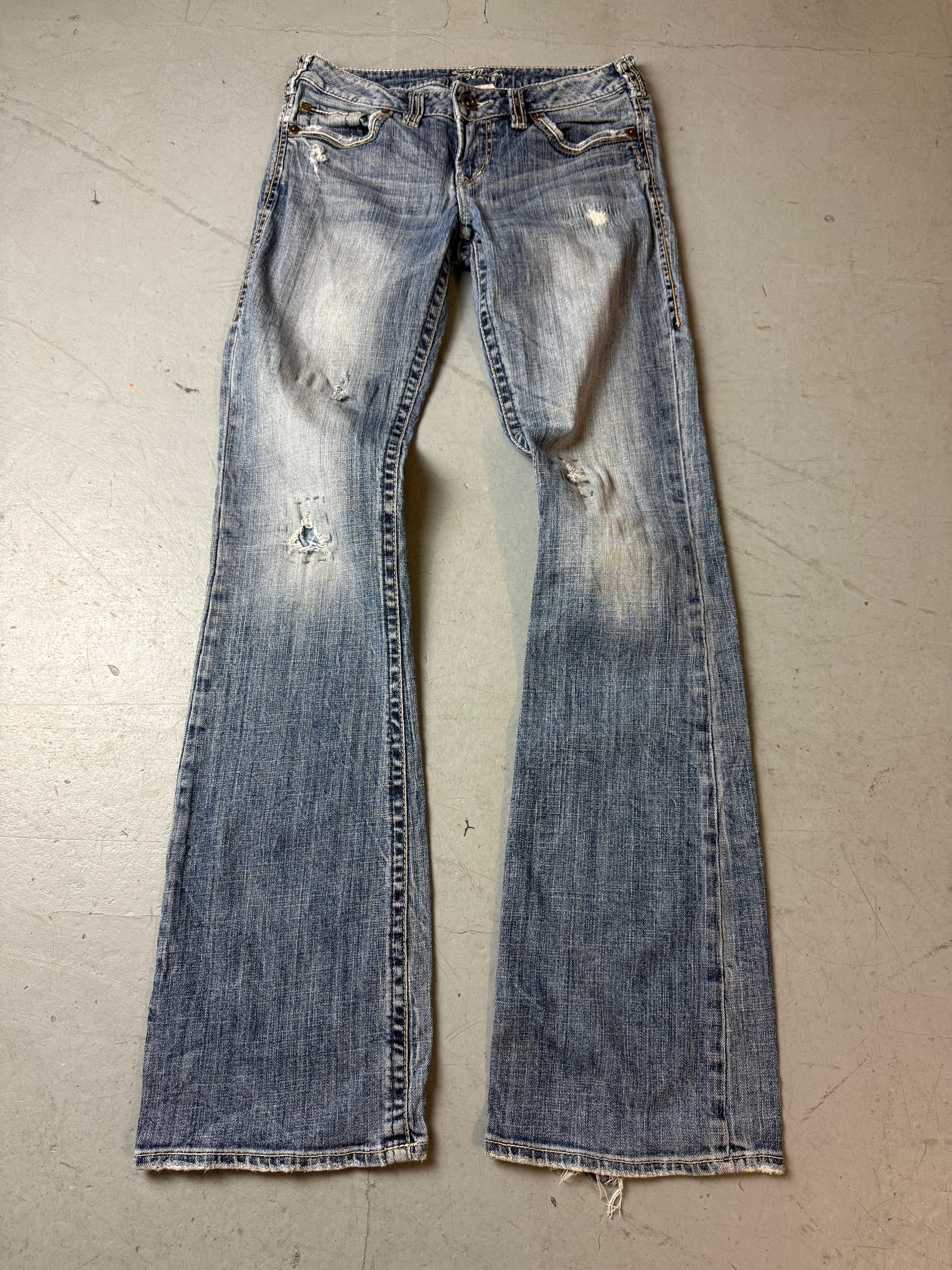 Vintage Silver Jeans Low Waist Bootcut Denim für Damen. Y2K Second Hand 2000s Fashion