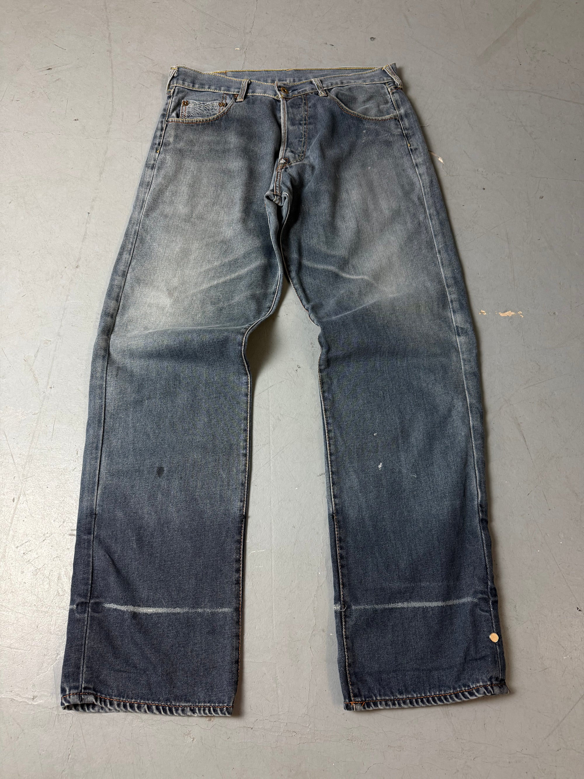 Produktbild von einer Vintage Red Monkey Company Baggy Denim with Back Stitching von vorne