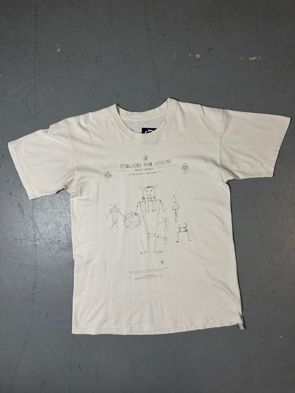 Produktbild von Vintage White Latin Printed T-Shirt von vorne