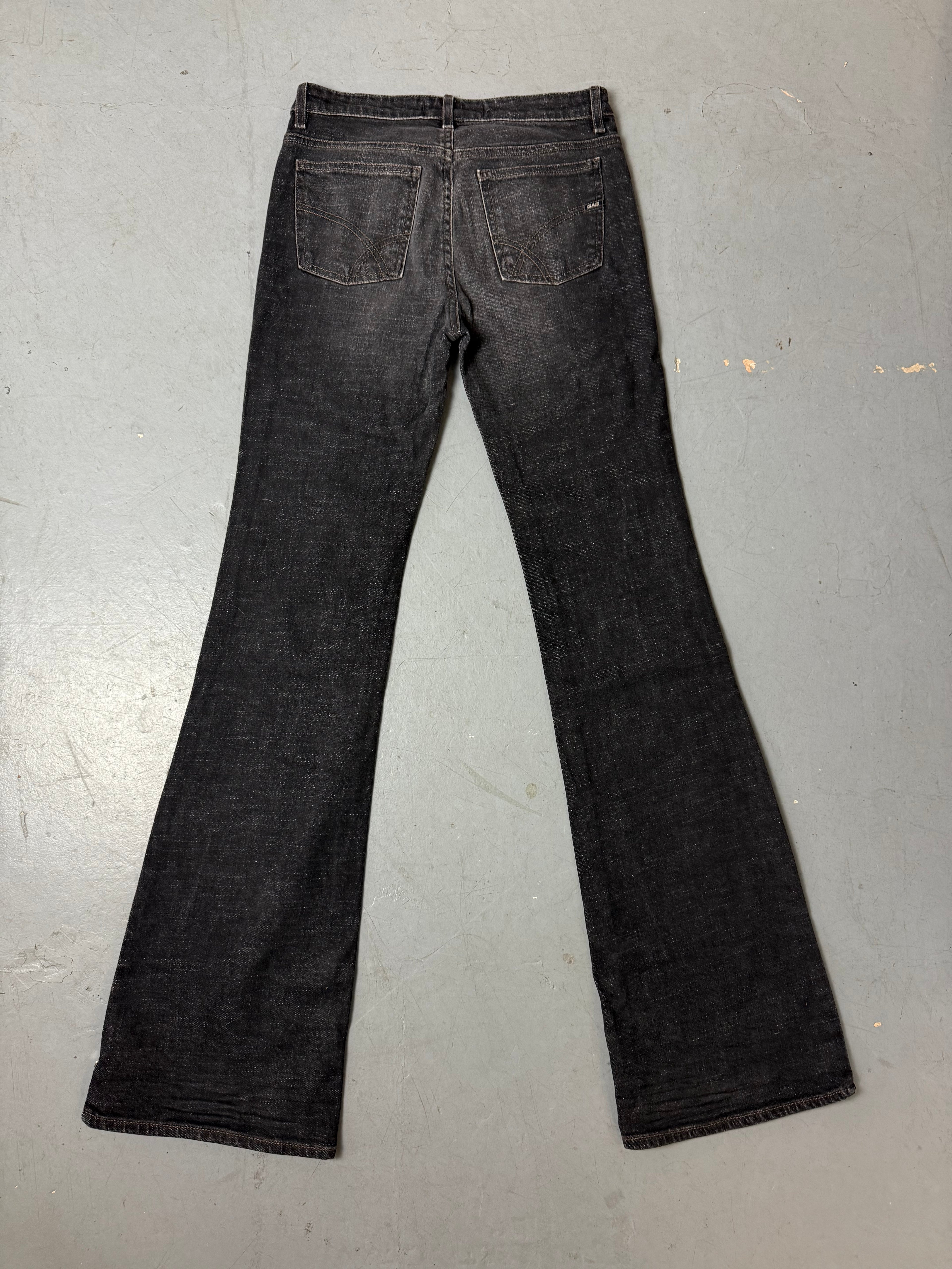 Vintage GAS Black Bootcut High Waist Denim auf grauem Boden